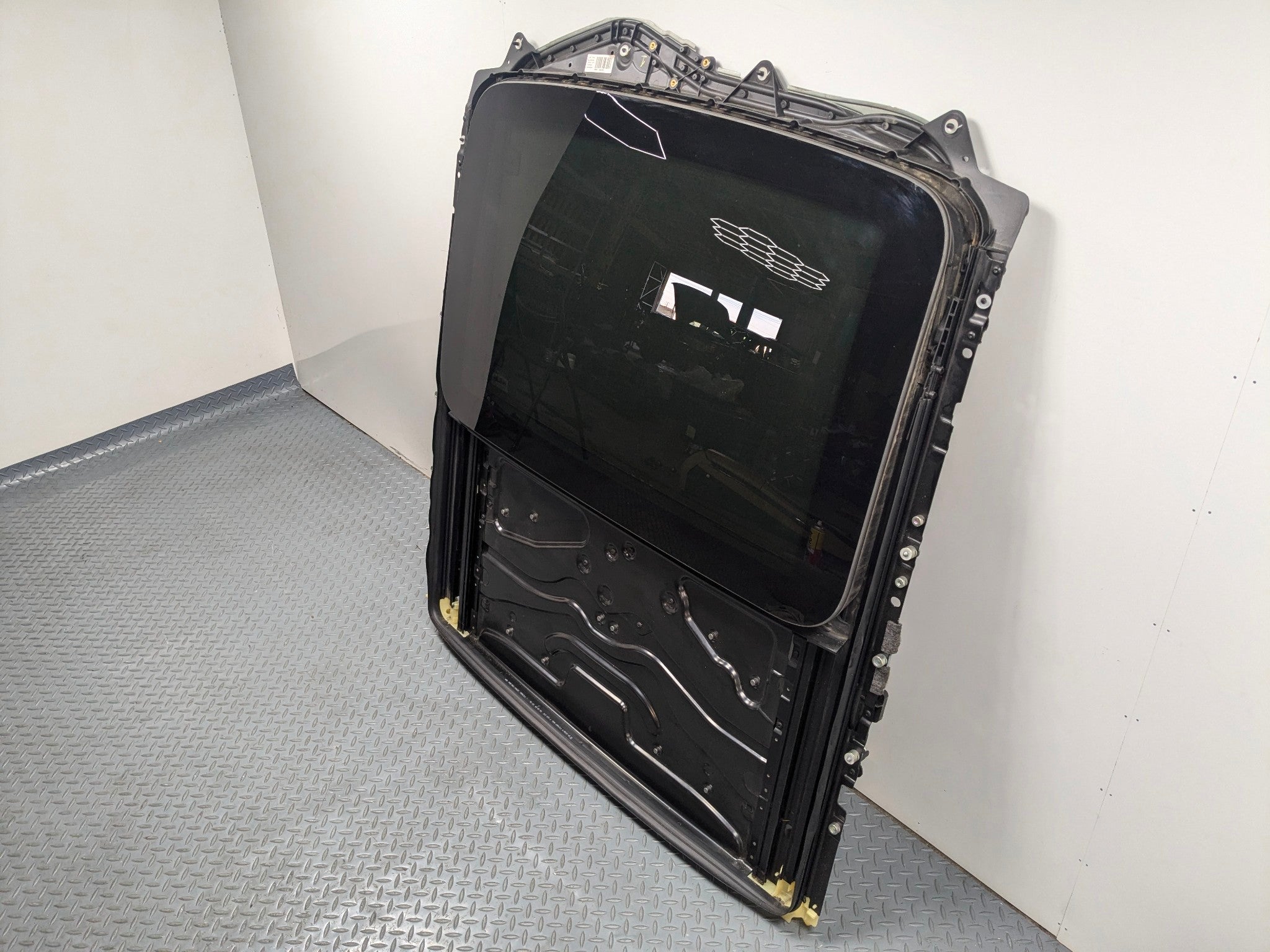 08 - 12 OEM BMW 750LI SUN ROOF MOON ROOF GLASS WITH BRACKET FRAME PANEL ASSEMBLY