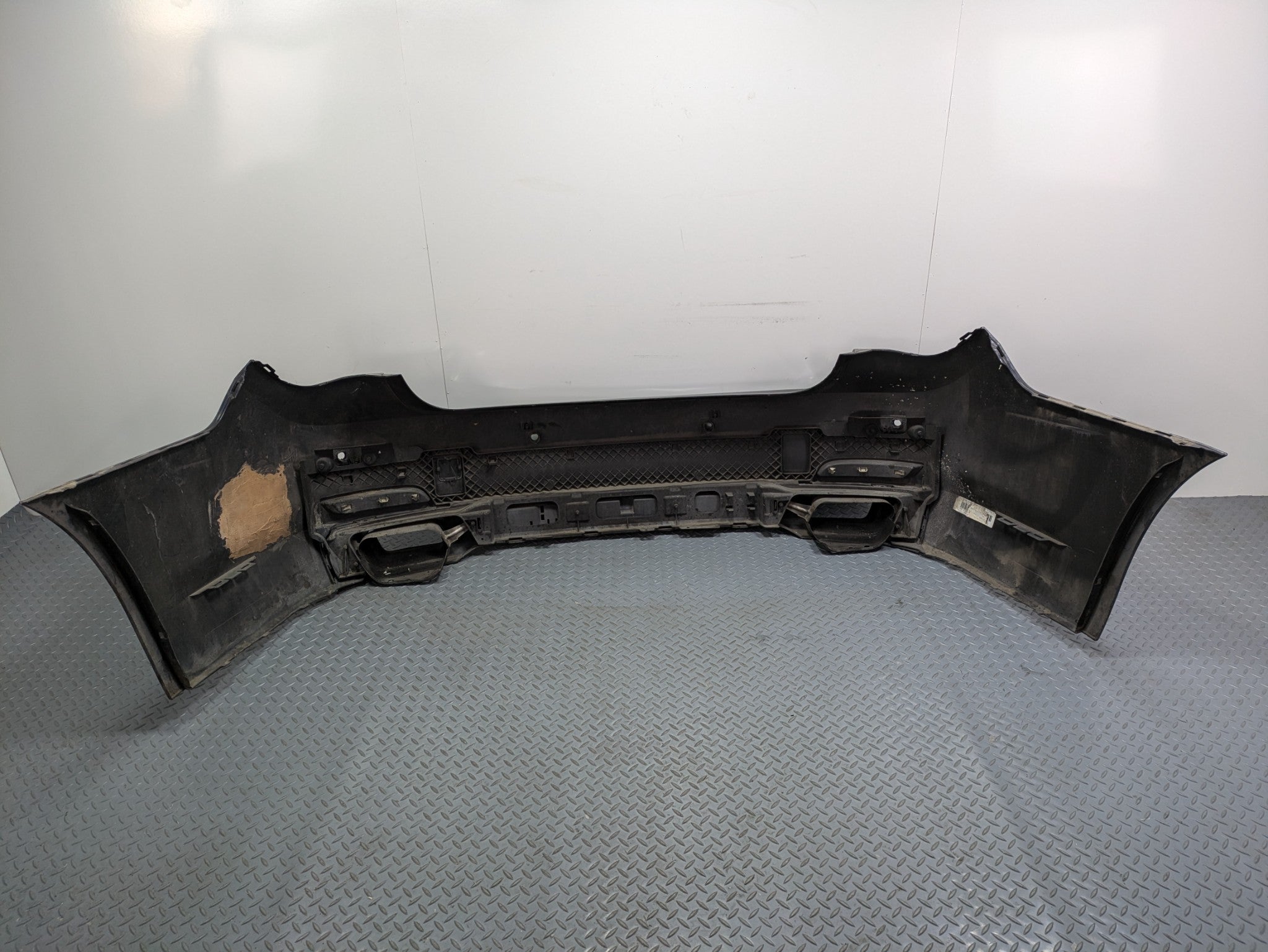 08 - 12 OEM BMW 750LI REAR BUMPER COVER PANEL WITH PARK ASSIST REFLECTOR LIGHT