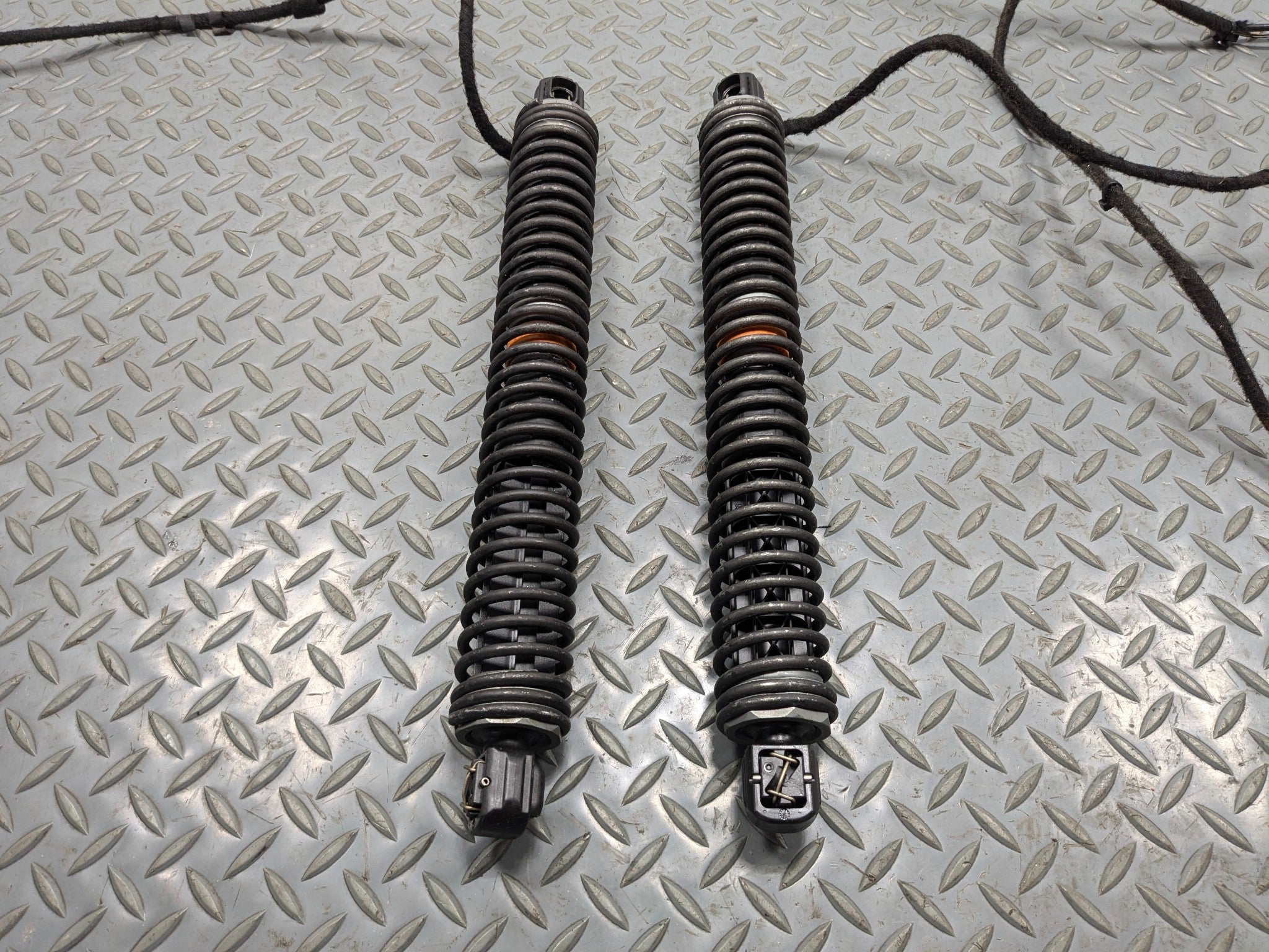 08 - 12 OEM BMW 750LI REAR LEFT AND RIGHT TAILGATE SHOCK STRUT ABSORBER SET