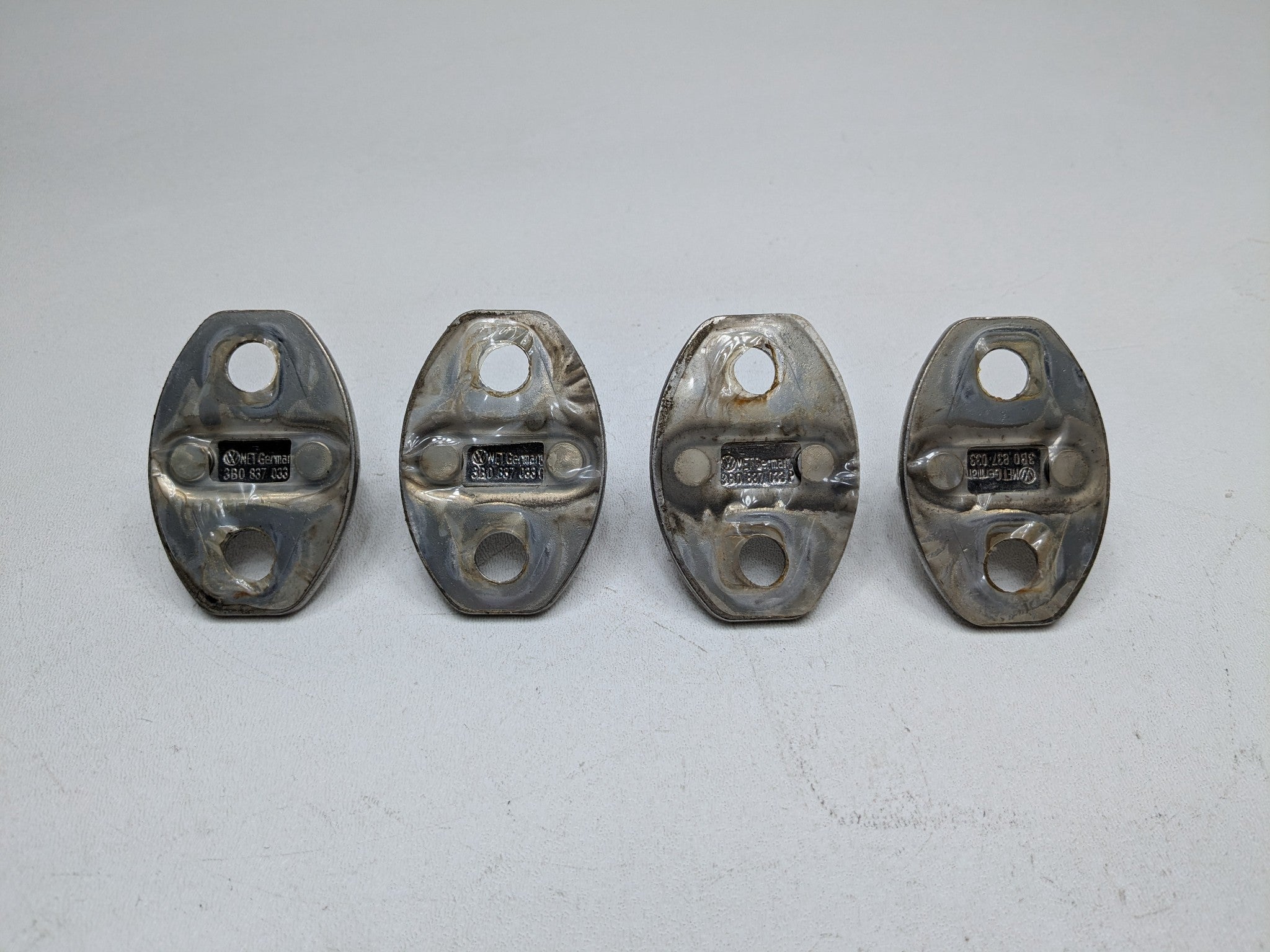 2008 - 2010 OEM PORSCHE CAYENNE FRONT AND REAR DOOR LOCK LATCH STRIKERS SET OF 4