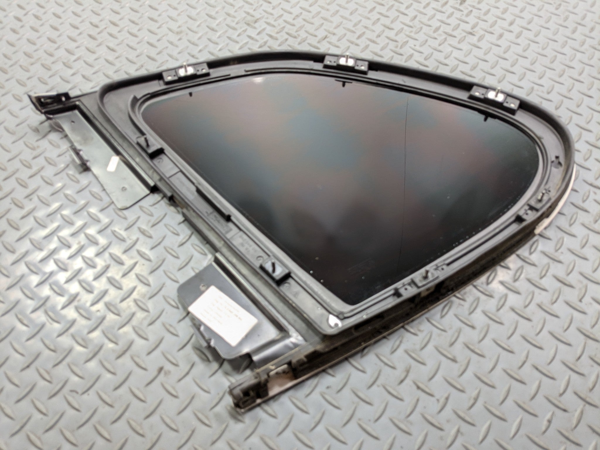 2008 - 2010 OEM PORSCHE CAYENNE REAR RIGHT PASSENGER SIDE QUARTER WINDOW GLASS