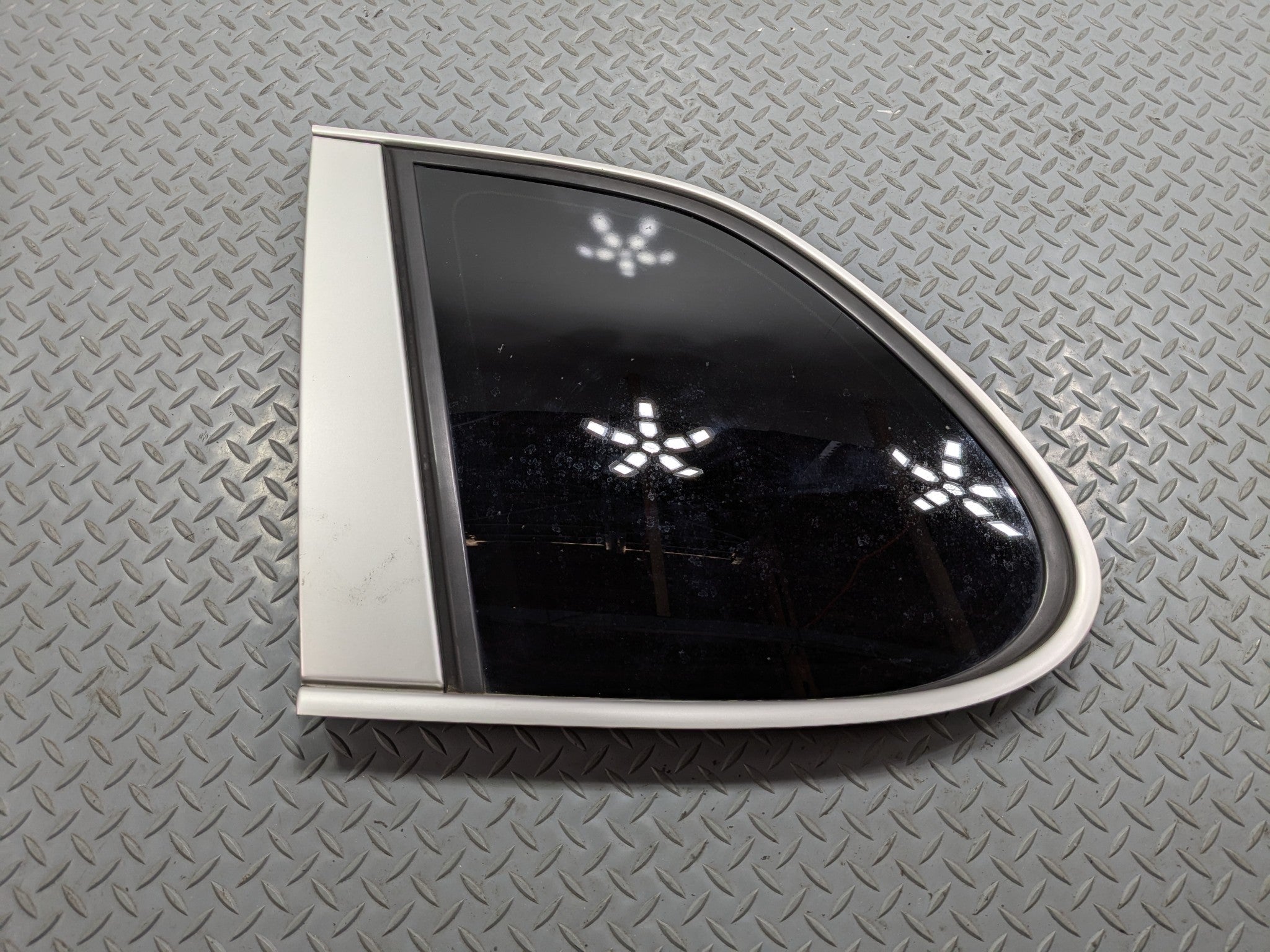2008 - 2010 OEM PORSCHE CAYENNE REAR LEFT DRIVER SIDE QUARTER WINDOW GLASS