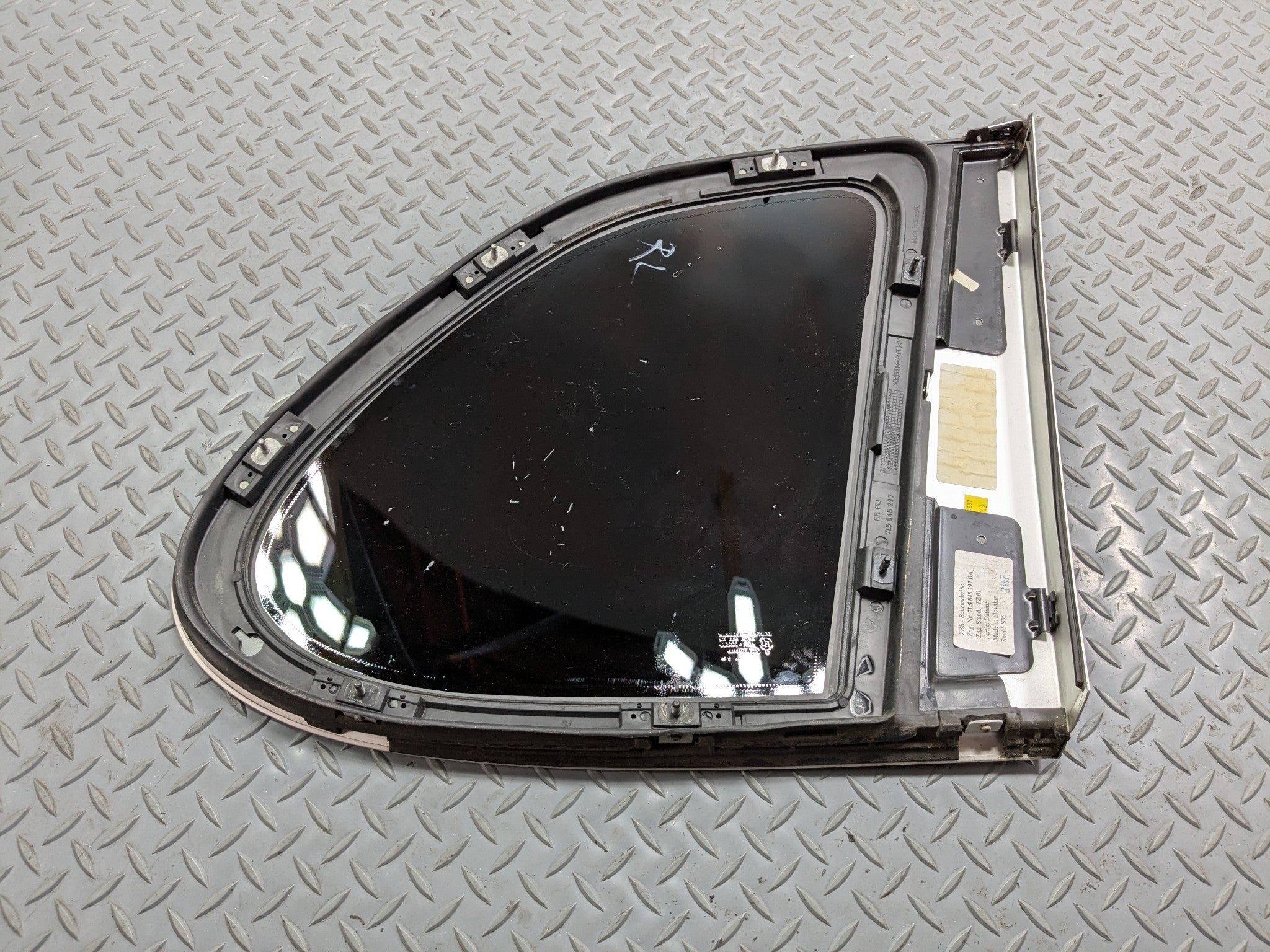 2008 - 2010 OEM PORSCHE CAYENNE REAR LEFT DRIVER SIDE QUARTER WINDOW GLASS