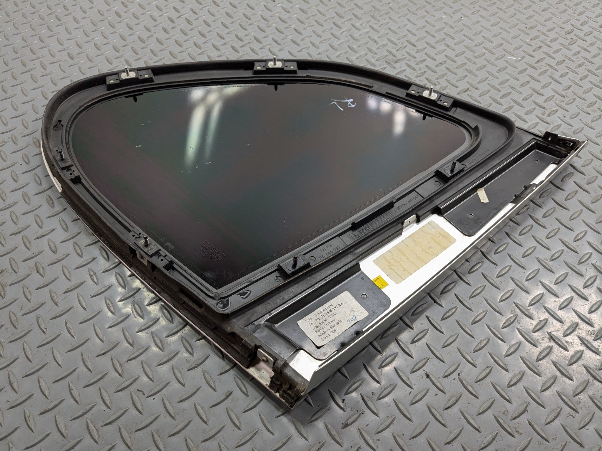 2008 - 2010 OEM PORSCHE CAYENNE REAR LEFT DRIVER SIDE QUARTER WINDOW GLASS