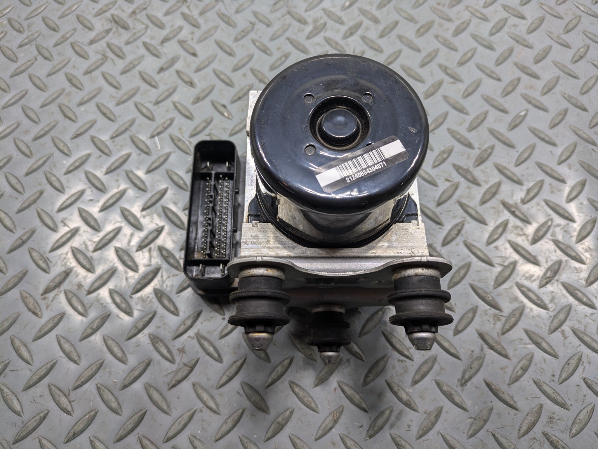 2008 - 2010 OEM PORSCHE CAYENNE ABS ANTI LOCK BRAKE PUMP MODULE