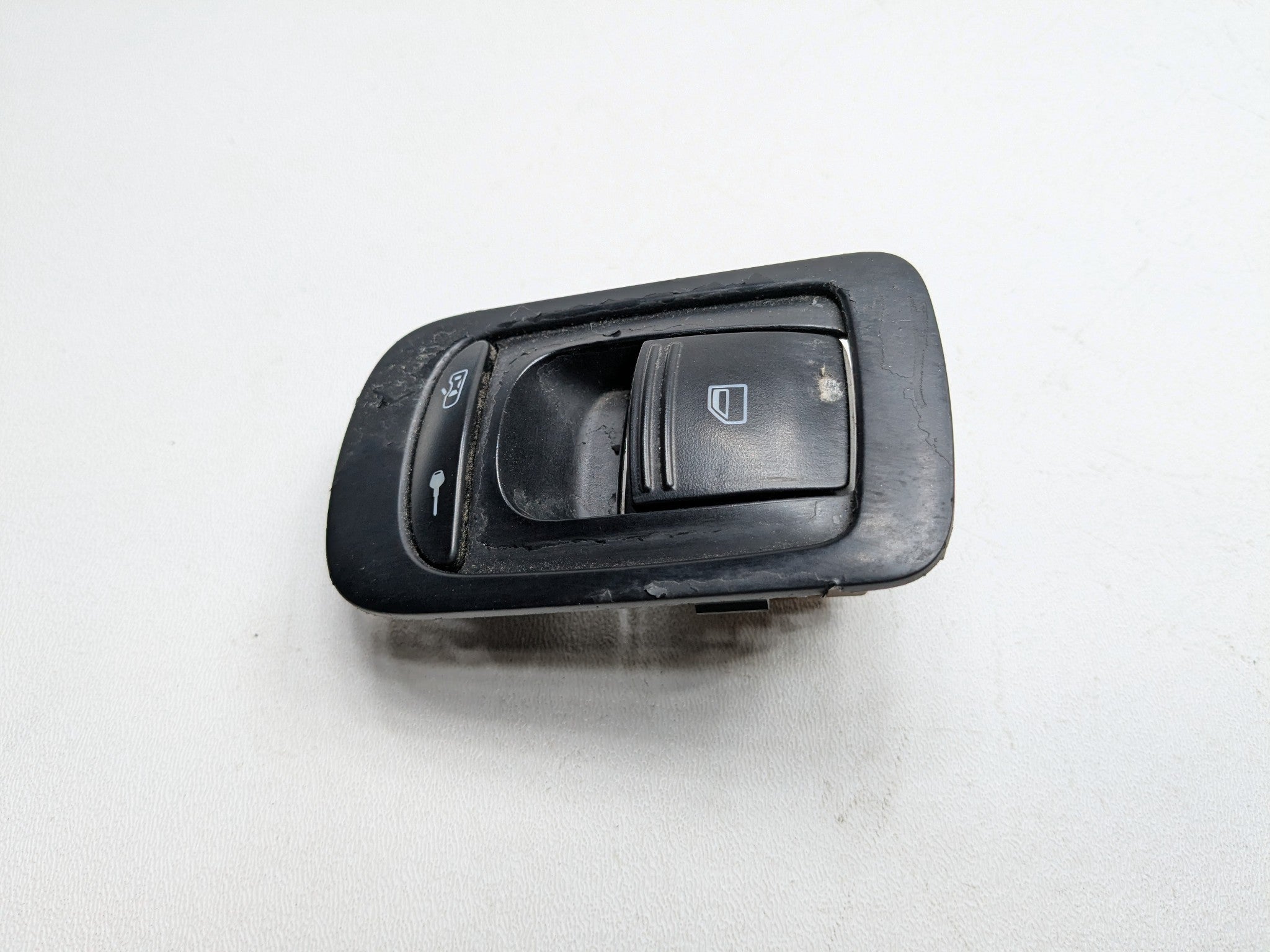 2008 - 2010 OEM PORSCHE CAYENNE FRONT RIGHT PASSENGER SIDE DOOR SWITCH ASSEMBLY