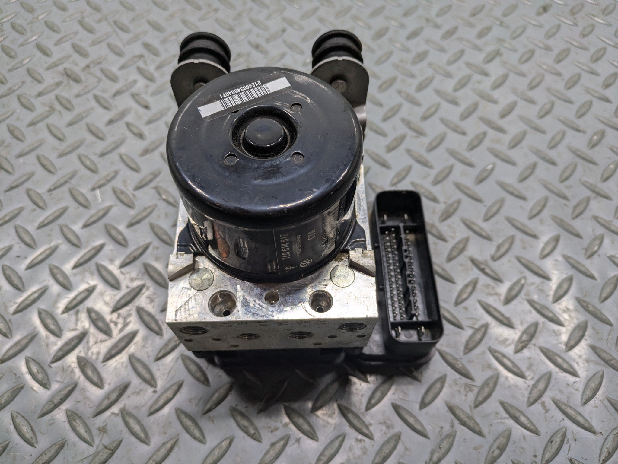 2008 - 2010 OEM PORSCHE CAYENNE ABS ANTI LOCK BRAKE PUMP MODULE