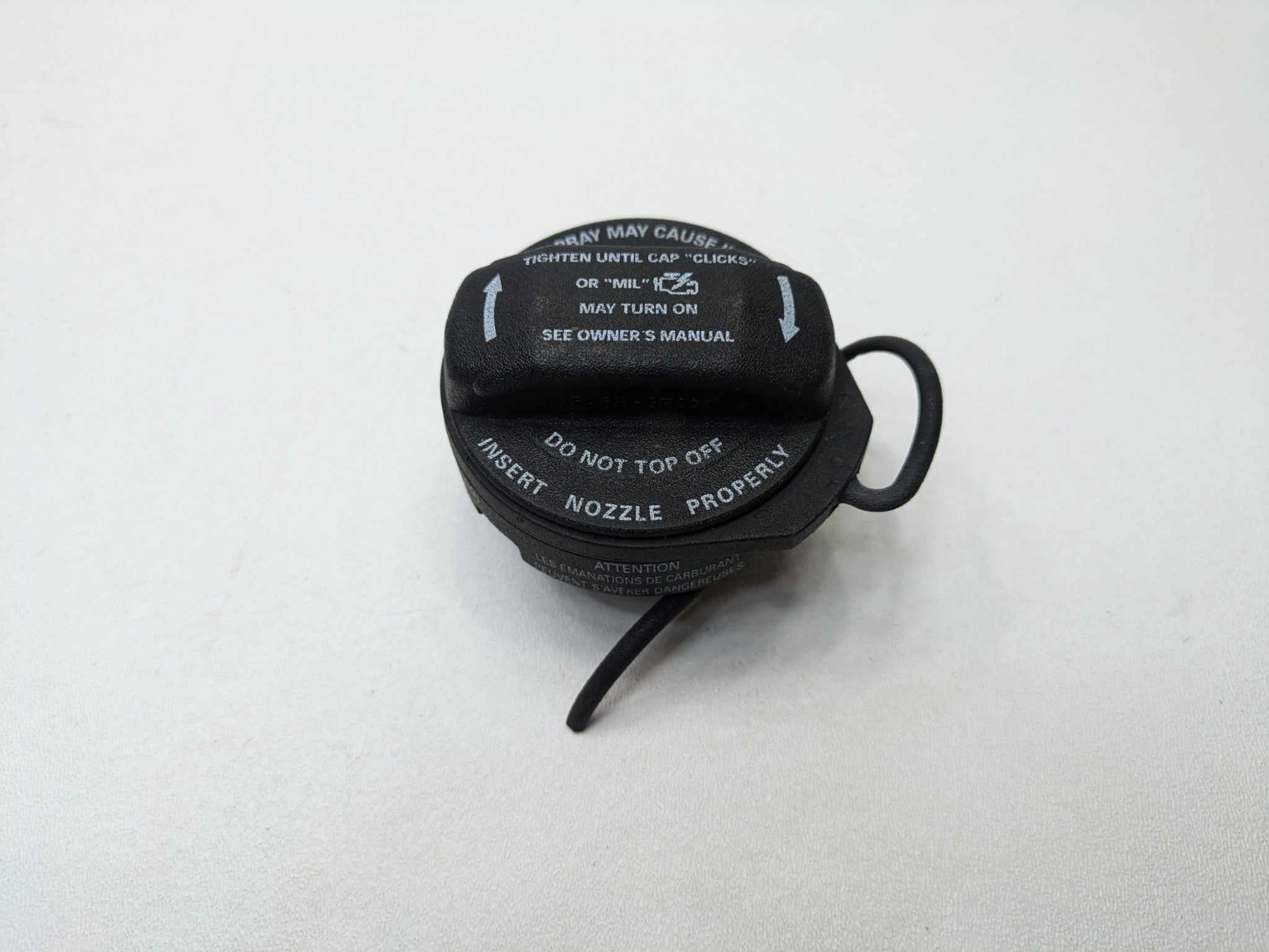 2008 - 2010 OEM PORSCHE CAYENNE FUEL AND GAS TANK FILLER CAP ASSEMBLY