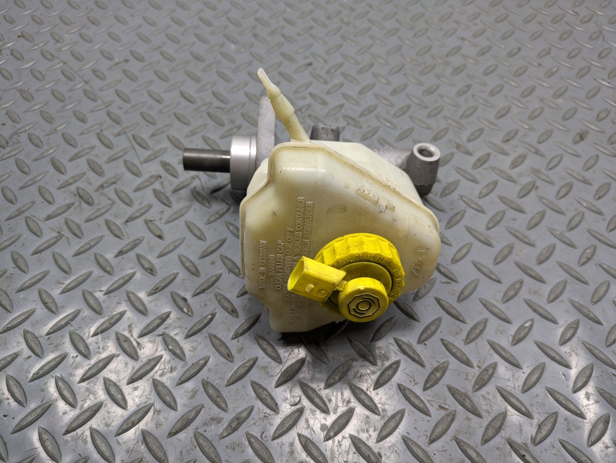 2008 - 2010 OEM PORSCHE CAYENNE BRAKE BOOSTER MASTER CYLINDER ASSEMBLY