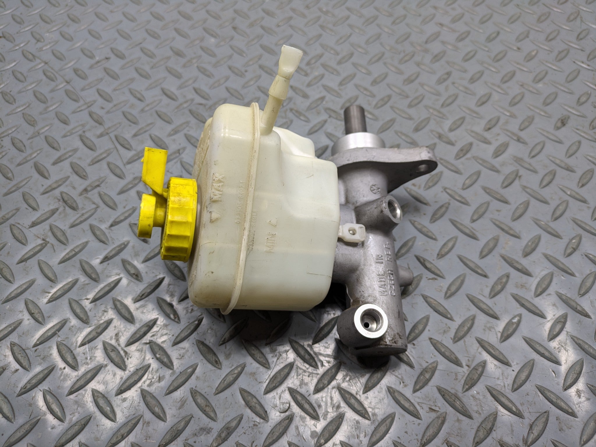 2008 - 2010 OEM PORSCHE CAYENNE BRAKE BOOSTER MASTER CYLINDER ASSEMBLY