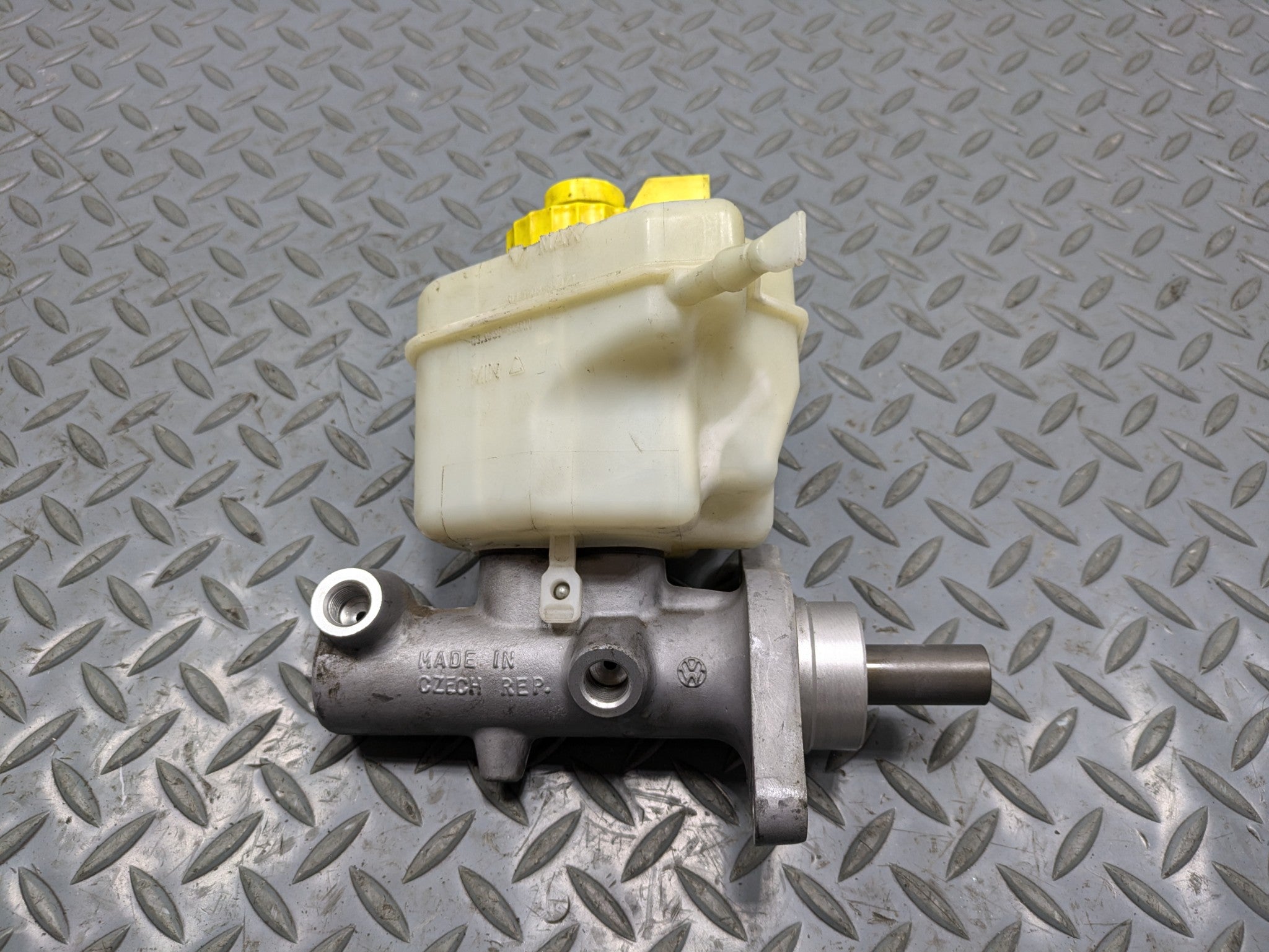 2008 - 2010 OEM PORSCHE CAYENNE BRAKE BOOSTER MASTER CYLINDER ASSEMBLY