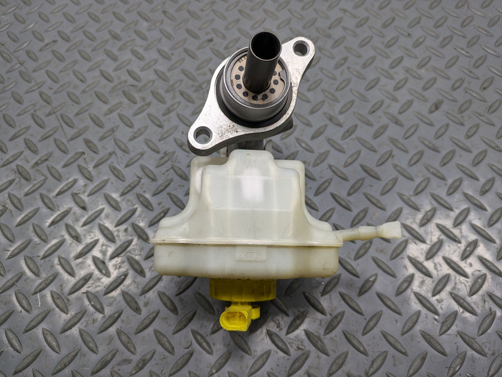 2008 - 2010 OEM PORSCHE CAYENNE BRAKE BOOSTER MASTER CYLINDER ASSEMBLY