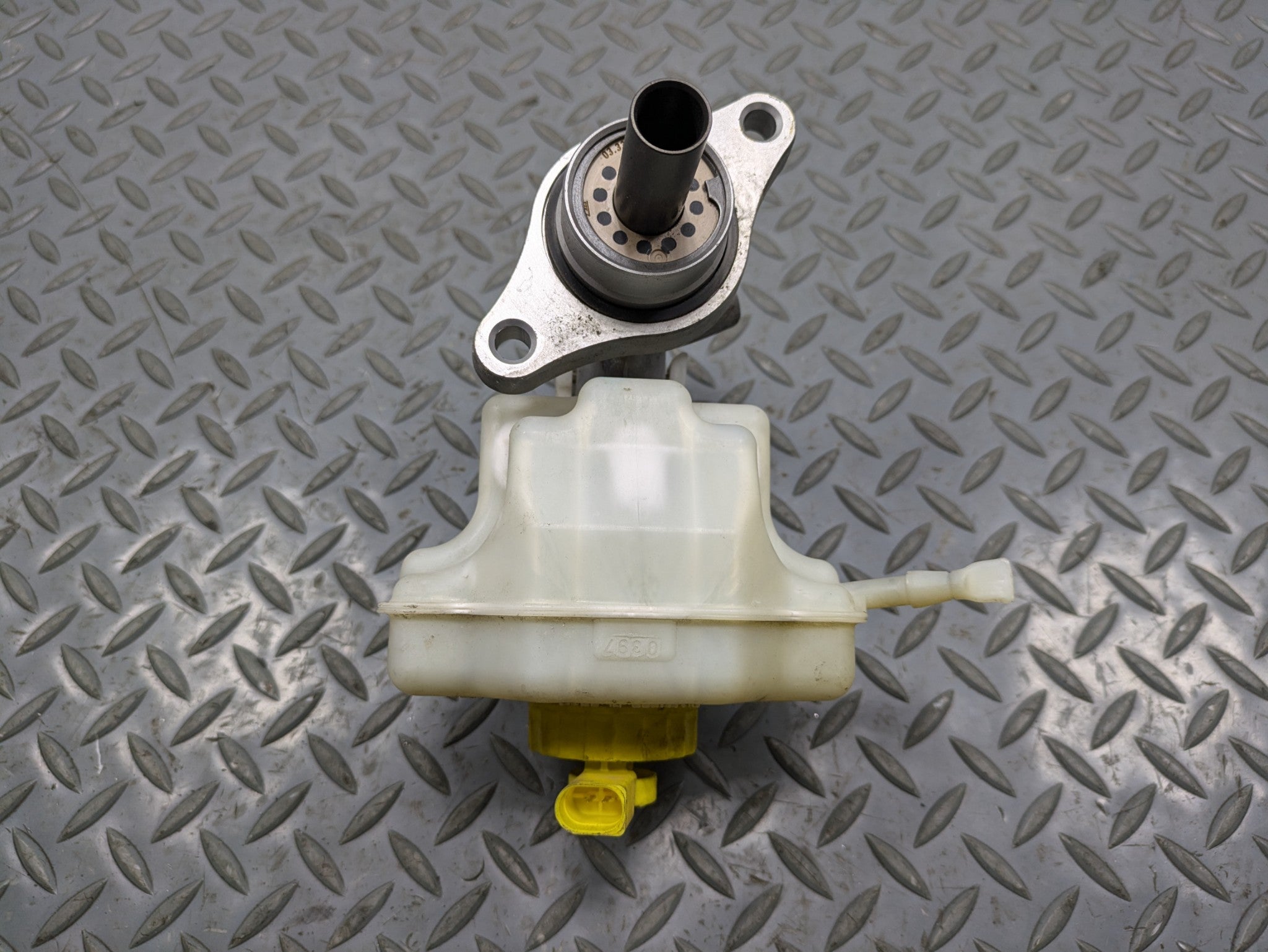 2008 - 2010 OEM PORSCHE CAYENNE BRAKE BOOSTER MASTER CYLINDER ASSEMBLY