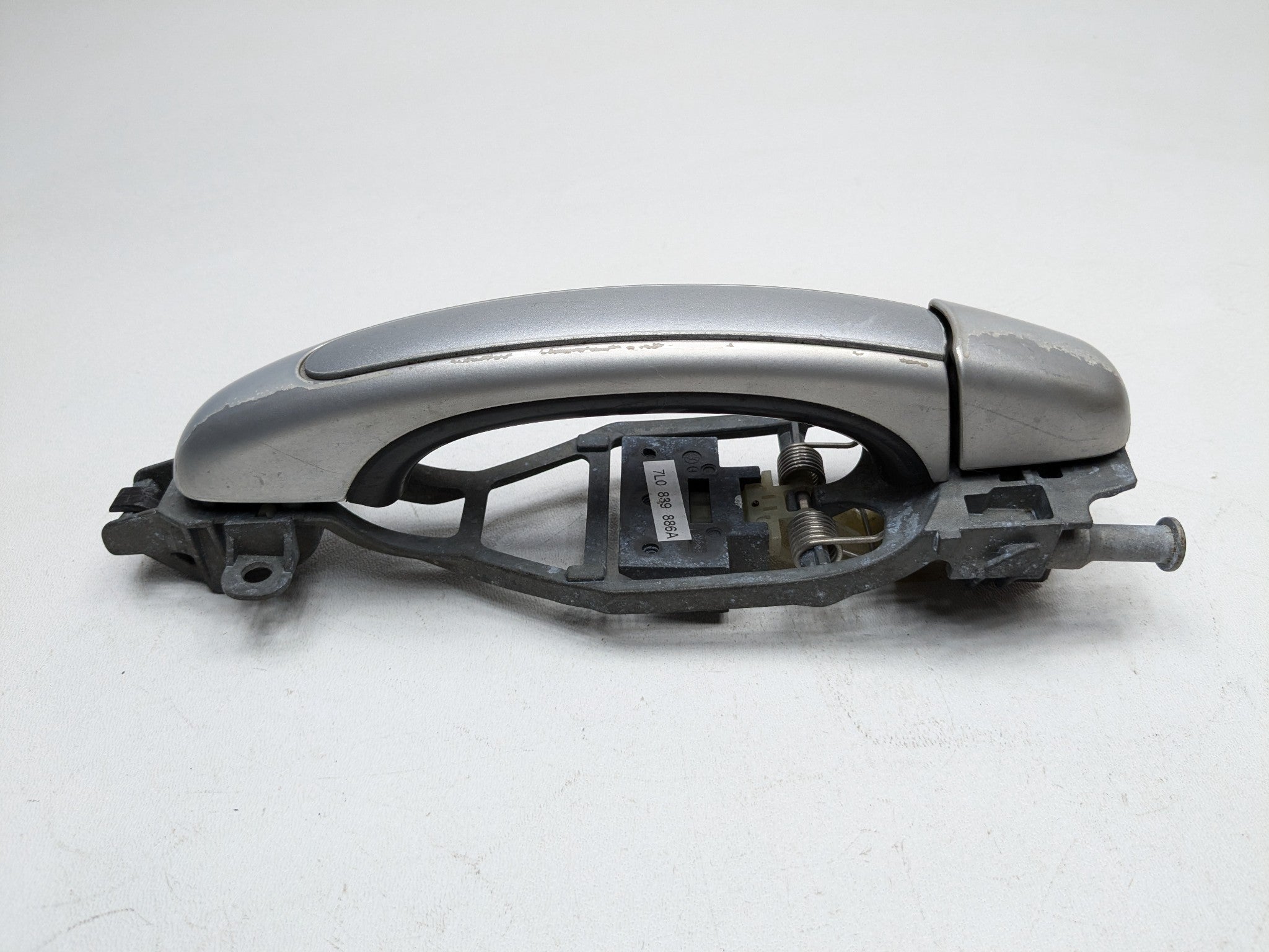 2008 - 2010 OEM PORSCHE CAYENNE REAR RIGHT PASSENGER SIDE OUTSIDE DOOR HANDLE