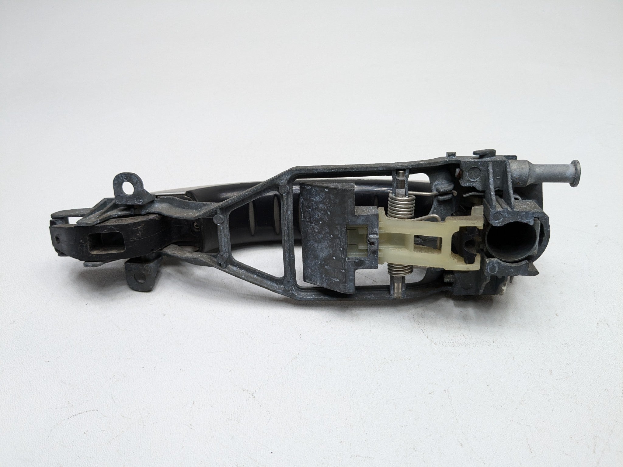 2008 - 2010 OEM PORSCHE CAYENNE REAR RIGHT PASSENGER SIDE OUTSIDE DOOR HANDLE