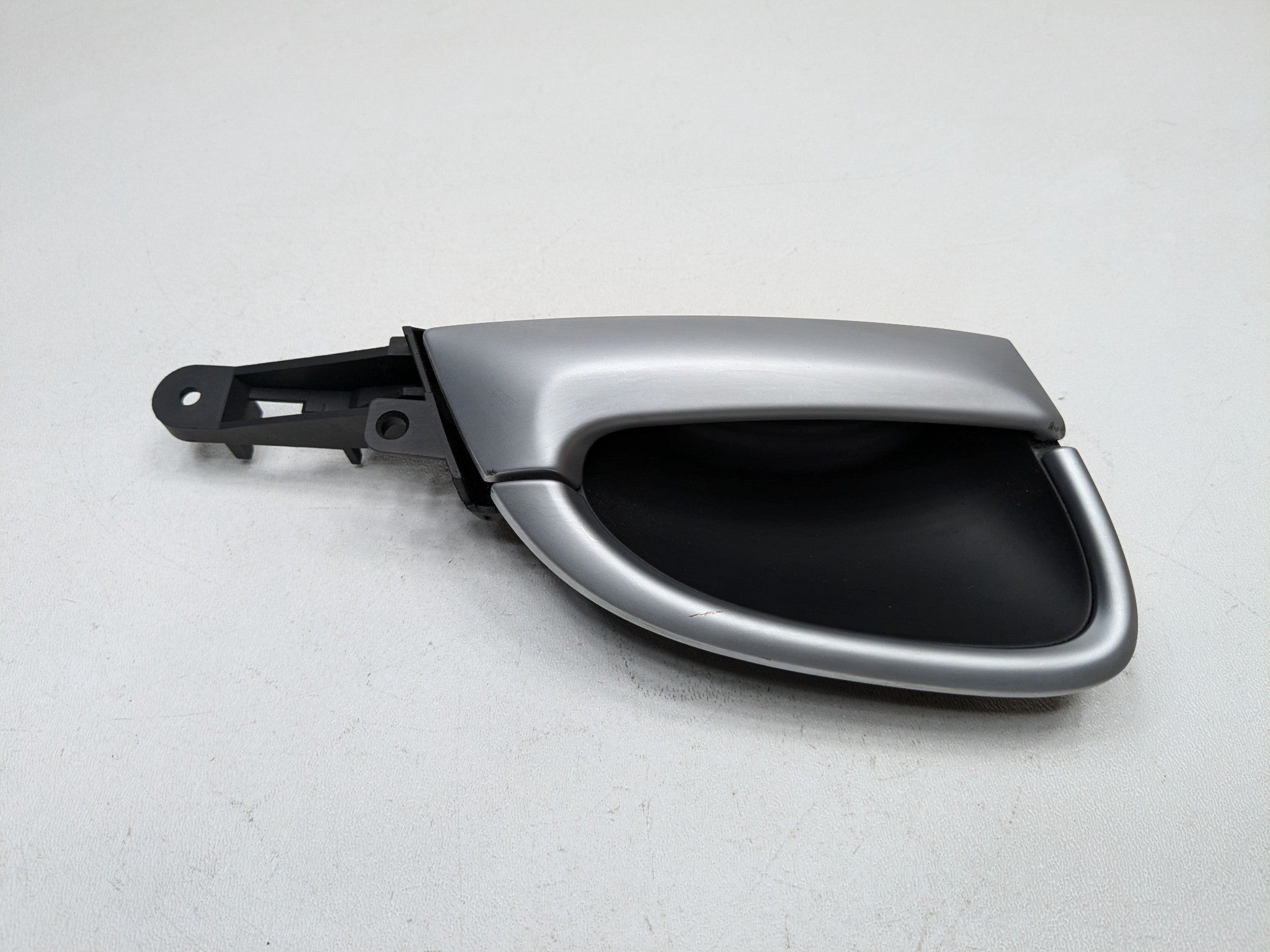 2008 - 2010 OEM PORSCHE CAYENNE REAR RIGHT PASSENGER SIDE INSIDE DOOR HANDLE