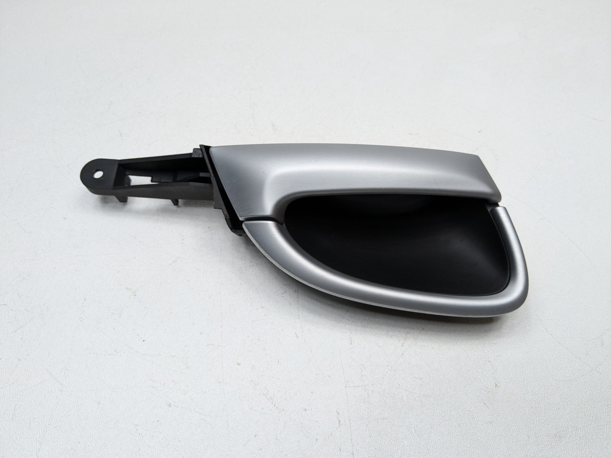 2008 - 2010 OEM PORSCHE CAYENNE FRONT RIGHT PASSENGER SIDE INSIDE DOOR HANDLE
