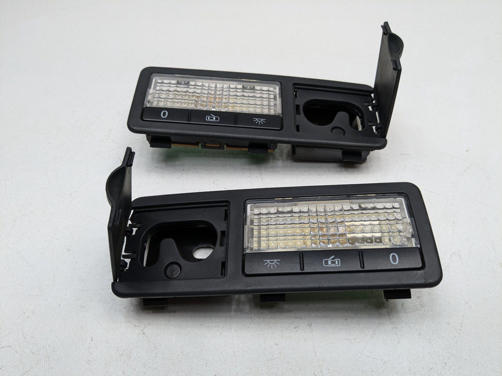 2008 - 2010 OEM PORSCHE CAYENNE REAR UPPER OVERHEAD ROOF INTERIOR LIGHT ASSEMBLY