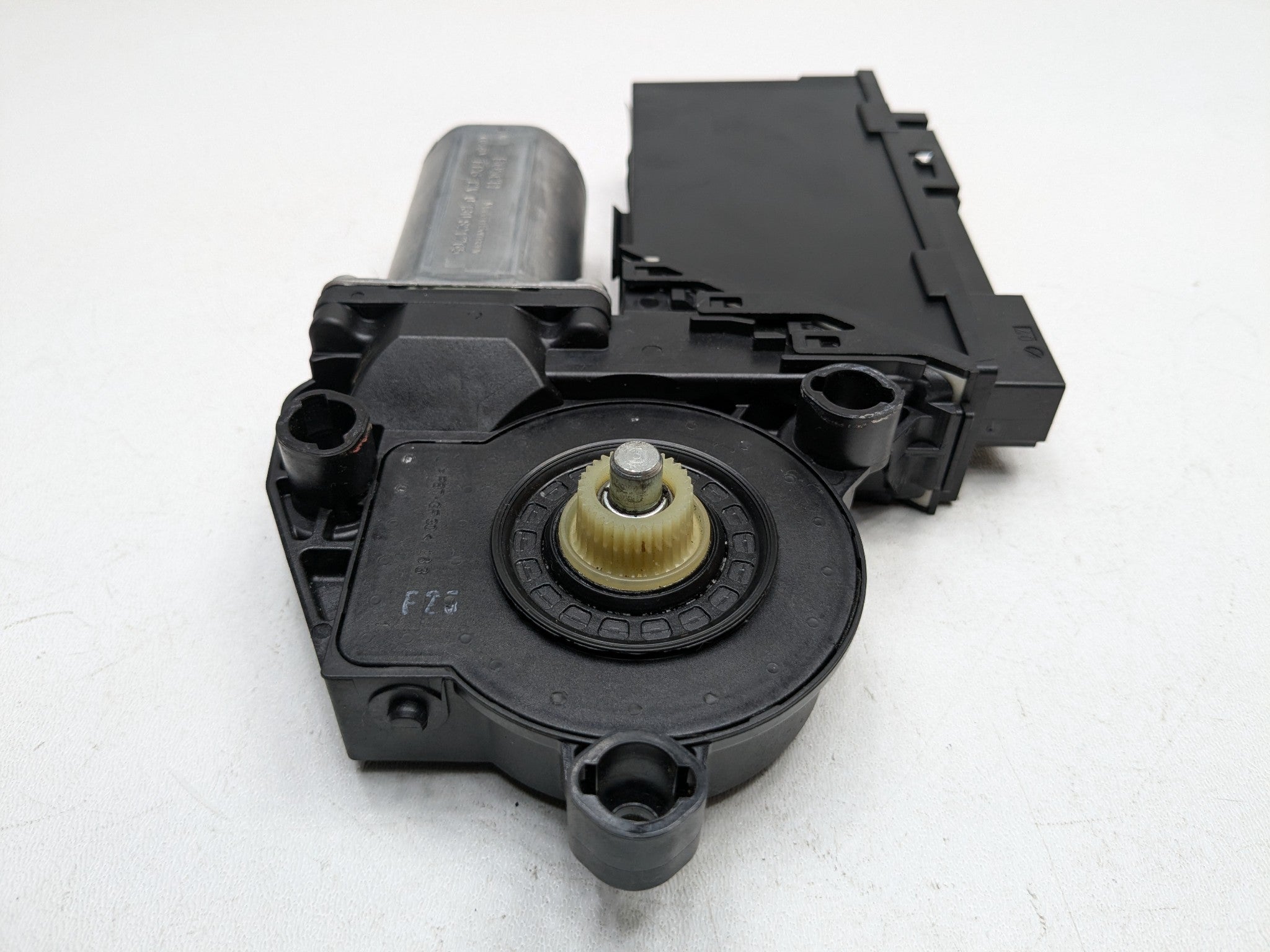 2008 - 2010 OEM PORSCHE CAYENNE FRONT RIGHT PASSENGER SIDE POWER WINDOW MOTOR