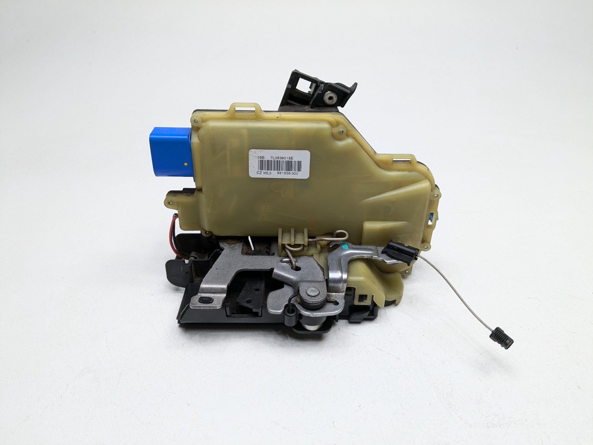 2008 - 2010 OEM PORSCHE CAYENNE REAR LEFT DRIVER SIDE DOOR LATCH LOCK ACTUATOR