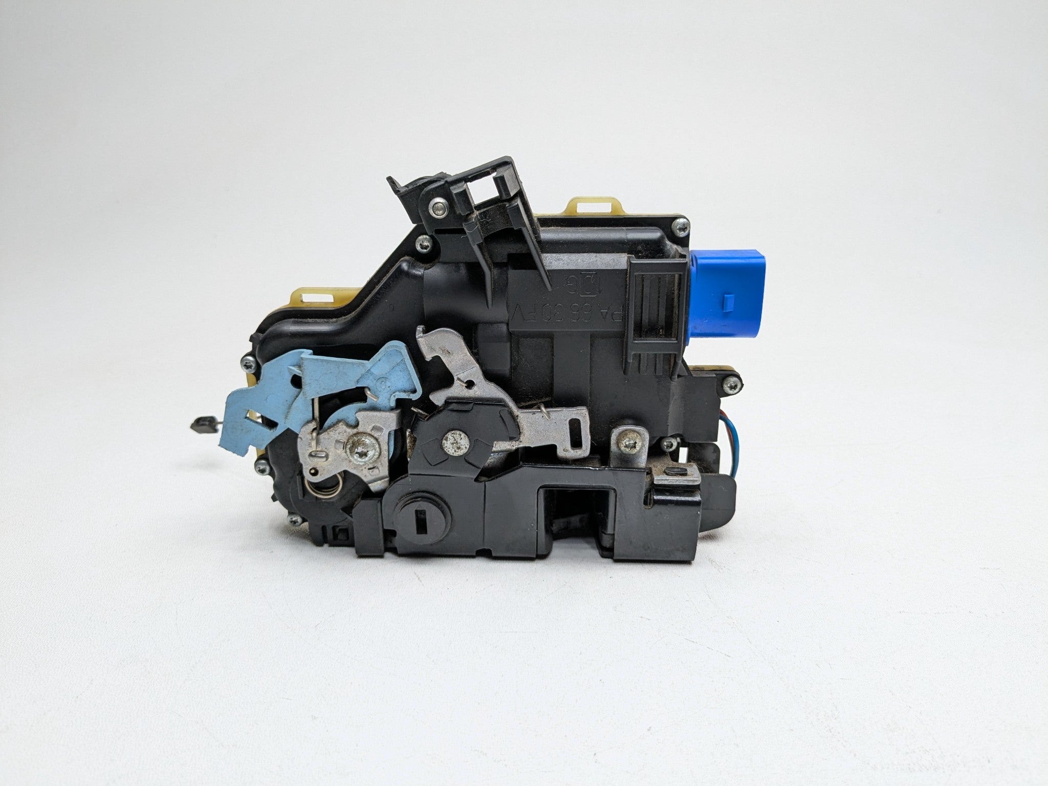 2008 - 2010 OEM PORSCHE CAYENNE REAR LEFT DRIVER SIDE DOOR LATCH LOCK ACTUATOR