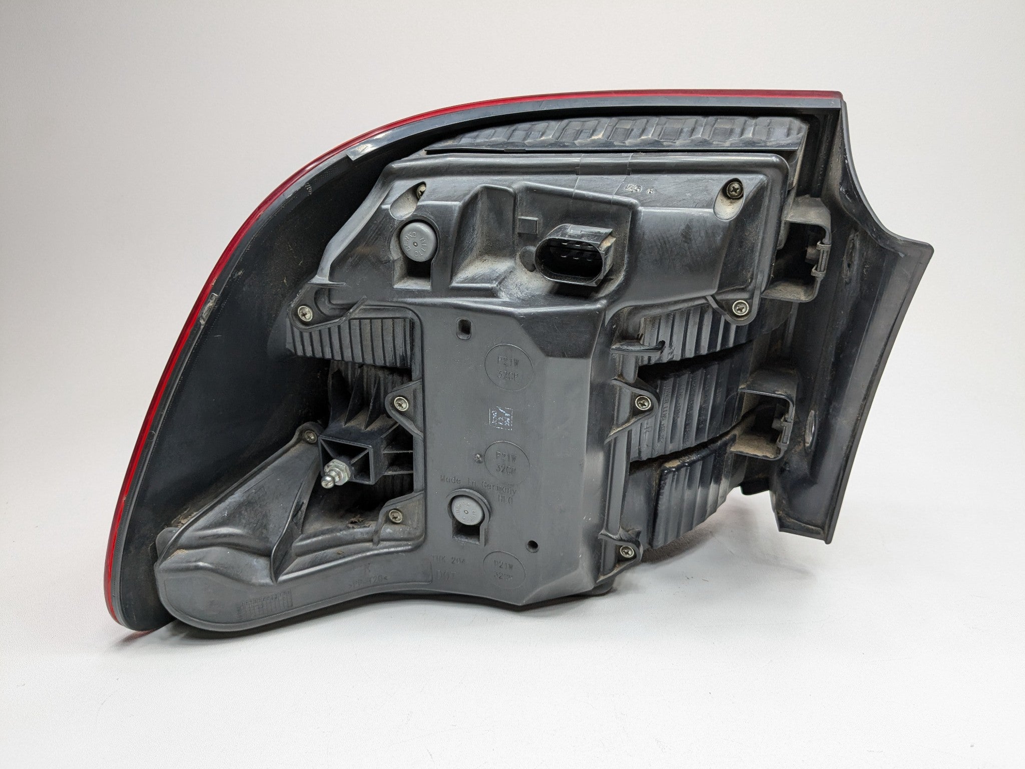 08 - 10 OEM PORSCHE CAYENNE REAR RIGHT PASSENGER SIDE TAILLIGHT ASSEMBLY