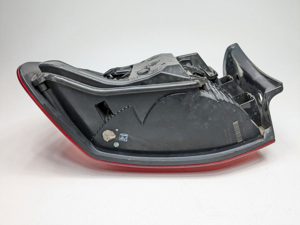 08 - 10 OEM PORSCHE CAYENNE REAR RIGHT PASSENGER SIDE TAILLIGHT ASSEMBLY