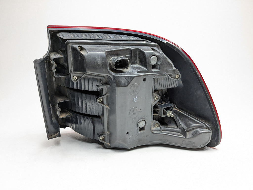2008 - 2010 OEM PORSCHE CAYENNE REAR LEFT DRIVER SIDE TAILLIGHT ASSEMBLY