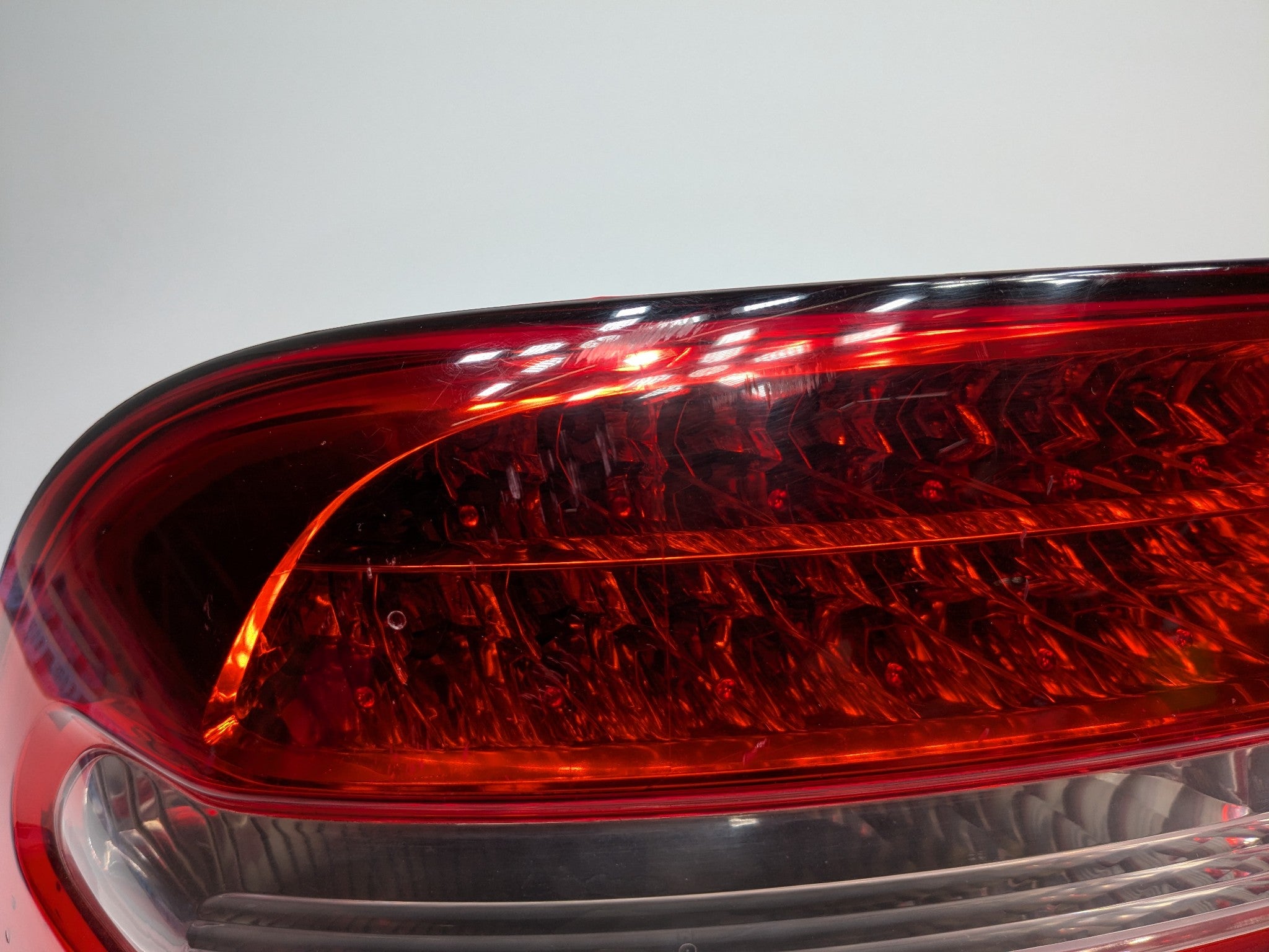 2008 - 2010 OEM PORSCHE CAYENNE REAR LEFT DRIVER SIDE TAILLIGHT ASSEMBLY