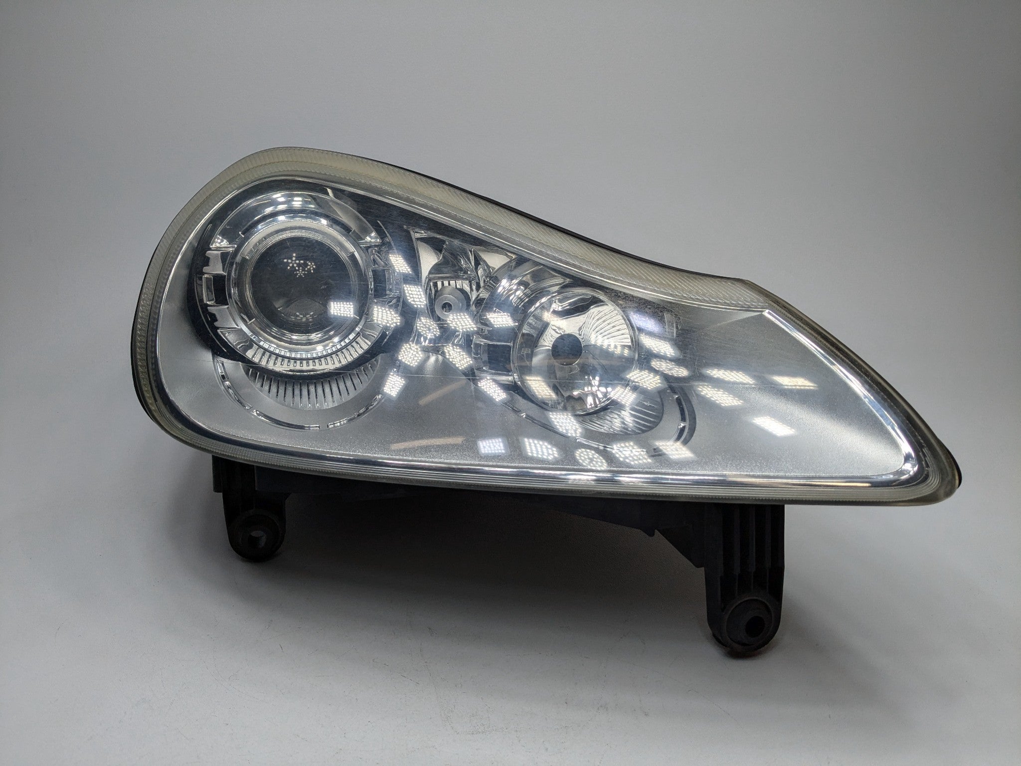 2008 - 2010 OEM PORSCHE CAYENNE FRONT RIGHT PASSENGER SIDE HEADLAMP ASSEMBLY