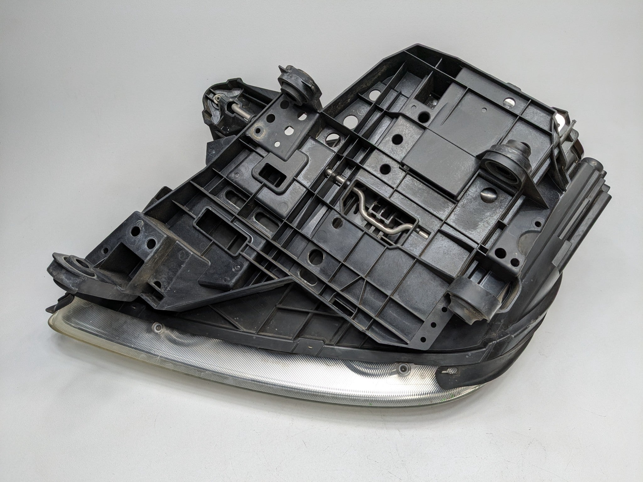 2008 - 2010 OEM PORSCHE CAYENNE FRONT RIGHT PASSENGER SIDE HEADLAMP ASSEMBLY