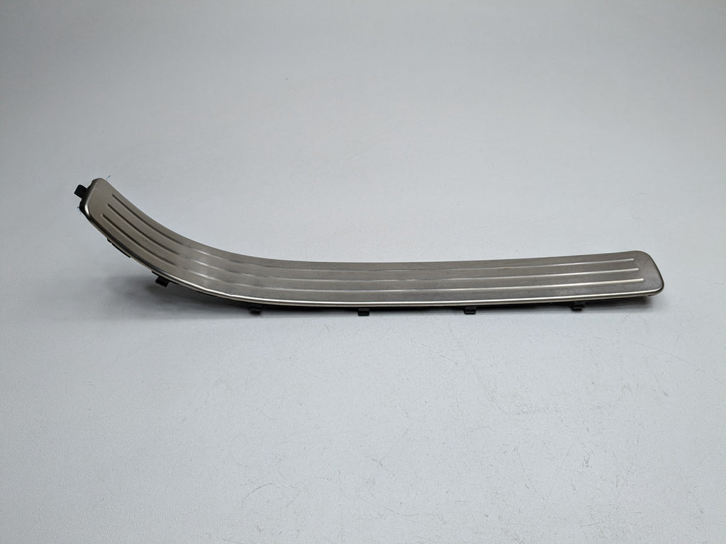 2008 - 2010 OEM PORSCHE CAYENNE REAR RIGHT PASSENGER SIDE DOOR SCUFF SILL PLATE