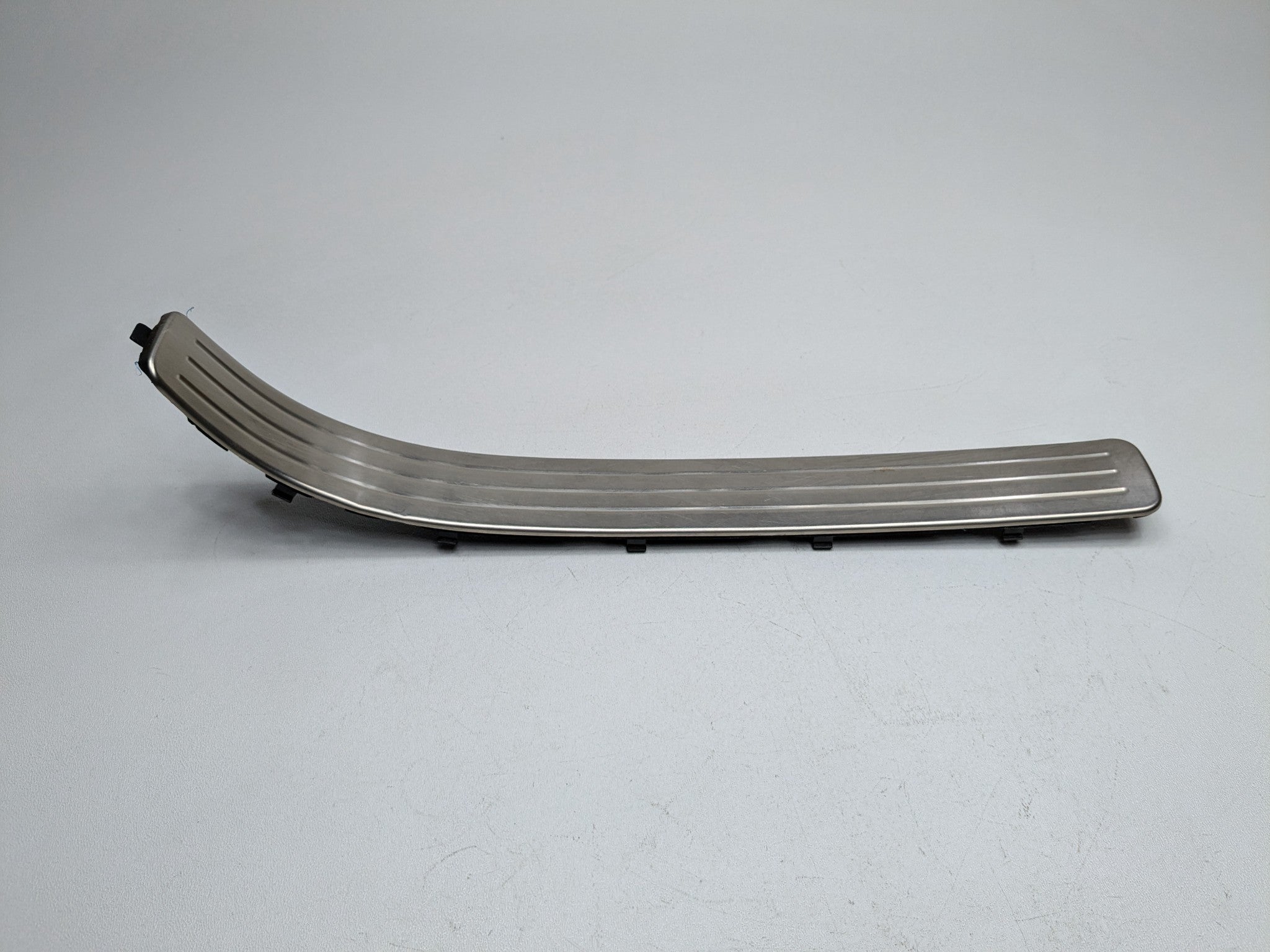 2008 - 2010 OEM PORSCHE CAYENNE REAR RIGHT PASSENGER SIDE DOOR SCUFF SILL PLATE