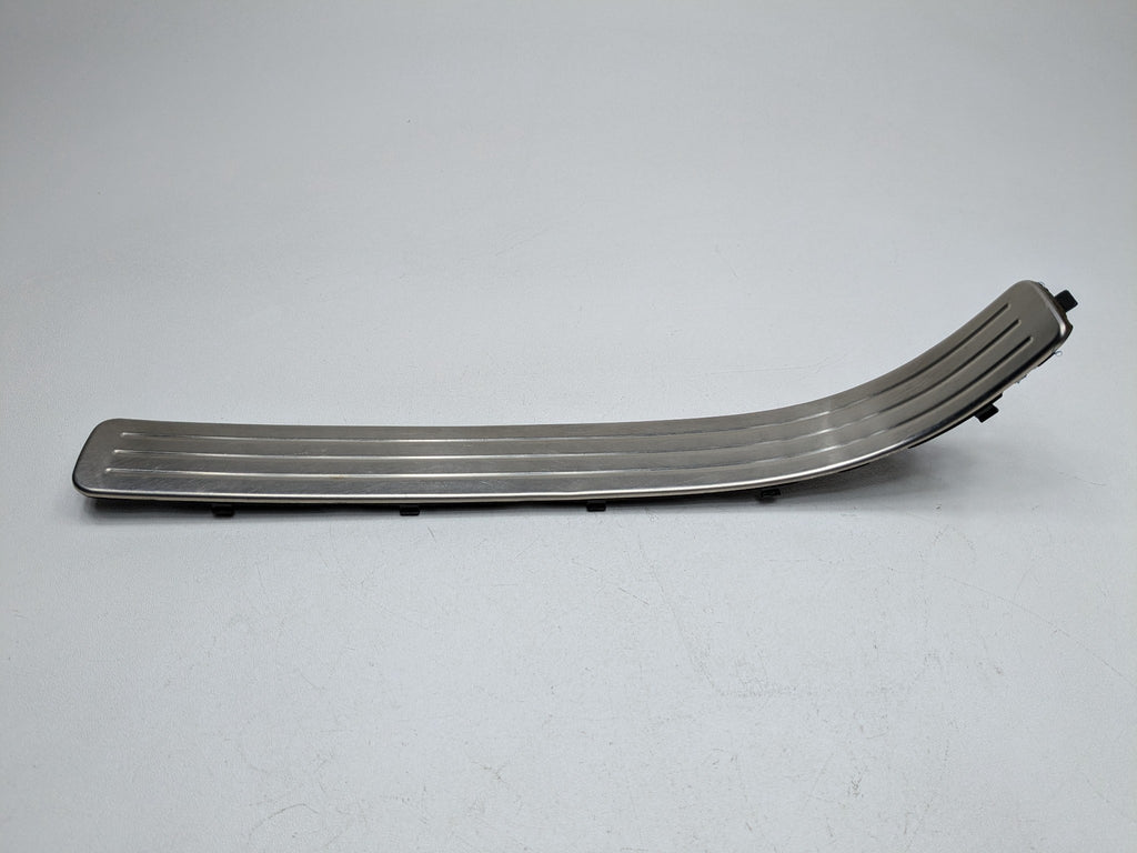 2008 - 2010 OEM PORSCHE CAYENNE REAR RIGHT PASSENGER SIDE DOOR SCUFF SILL PLATE