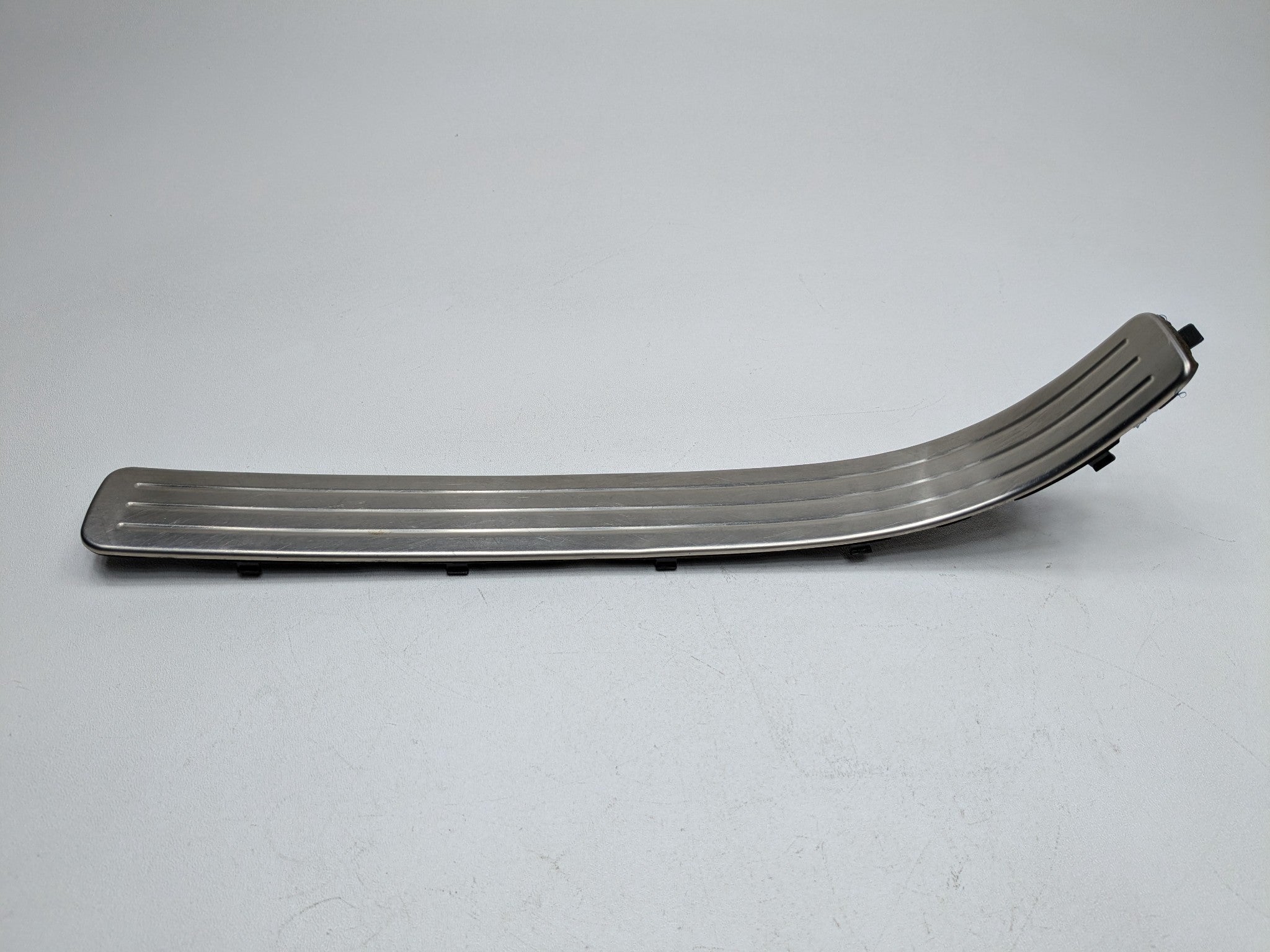 2008 - 2010 OEM PORSCHE CAYENNE REAR RIGHT PASSENGER SIDE DOOR SCUFF SILL PLATE