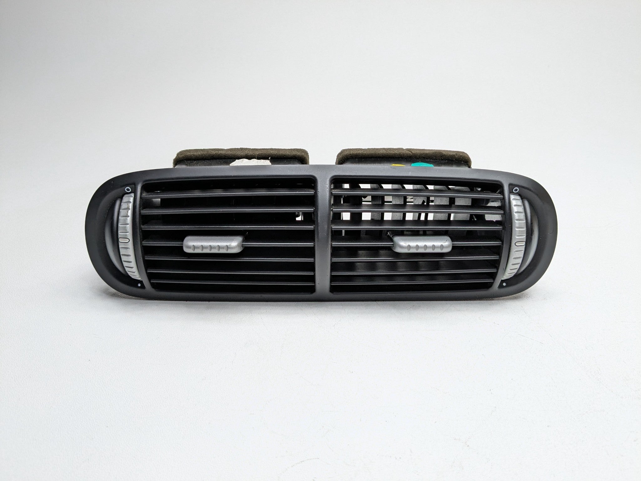 2008 - 2010 OEM PORSCHE CAYENNE FRONT CENTER AC HEATER VENT ASSEMBLY