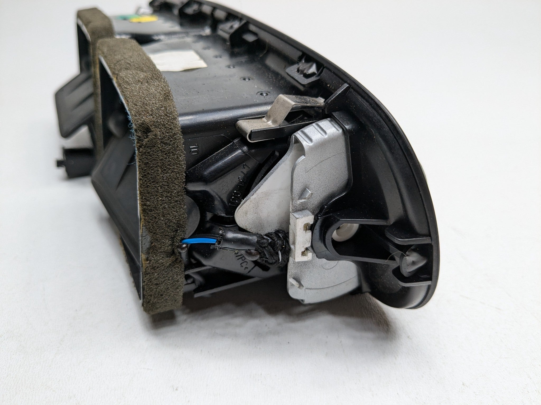 2008 - 2010 OEM PORSCHE CAYENNE FRONT CENTER AC HEATER VENT ASSEMBLY