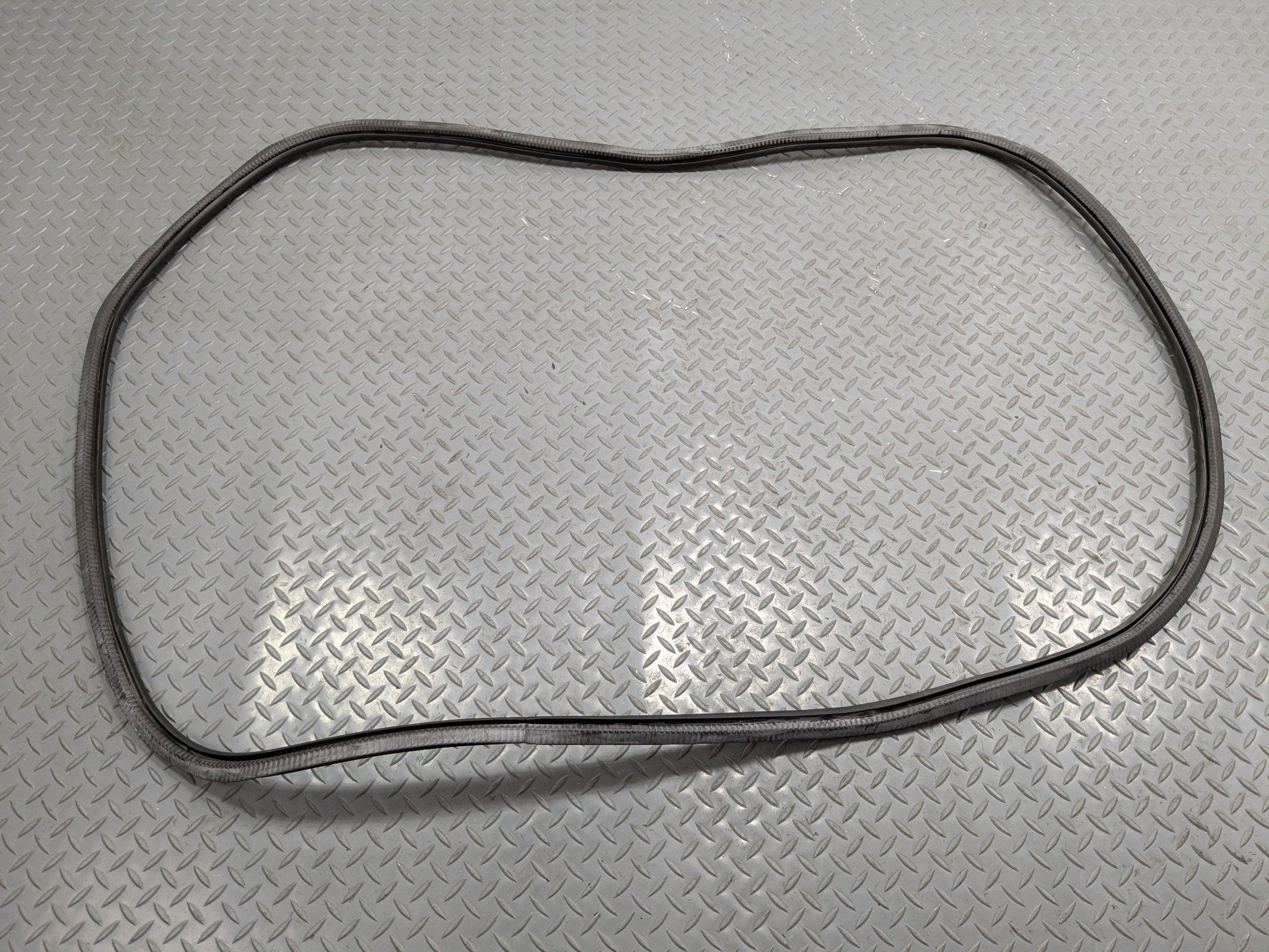 2008 - 2010 OEM PORSCHE CAYENNE FRONT RIGHT DOOR SEAL WEATHER STRIPPING