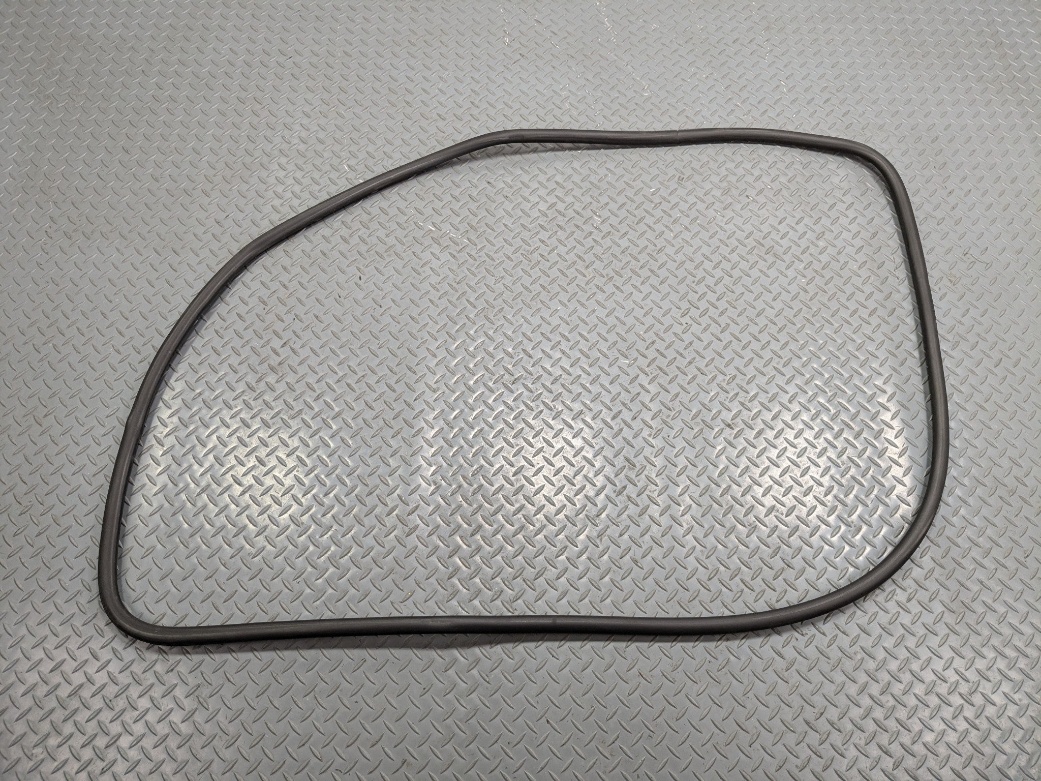 2008 - 2010 OEM PORSCHE CAYENNE FRONT RIGHT DOOR SEAL WEATHER STRIPPING