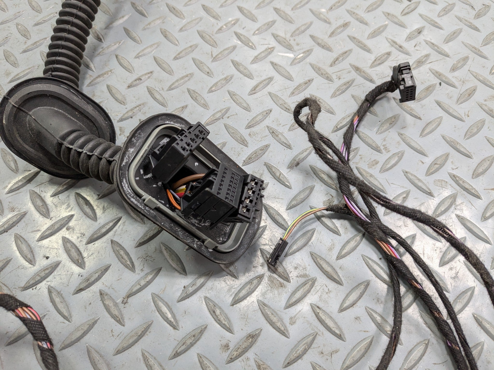 2008 - 2010 OEM PORSCHE CAYENNE FRONT LEFT DRIVER SIDE DOOR WIRING HARNESS