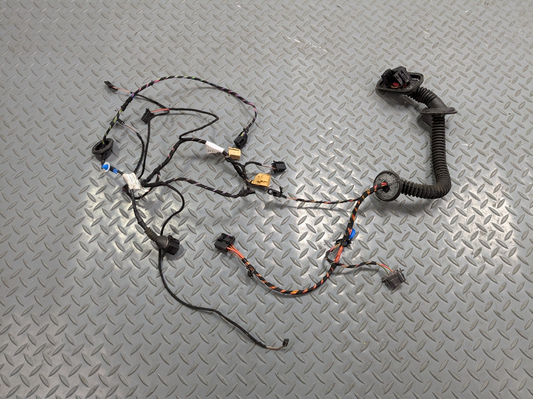 2008 - 2010 OEM PORSCHE CAYENNE REAR LEFT DRIVER SIDE DOOR WIRING HARNESS