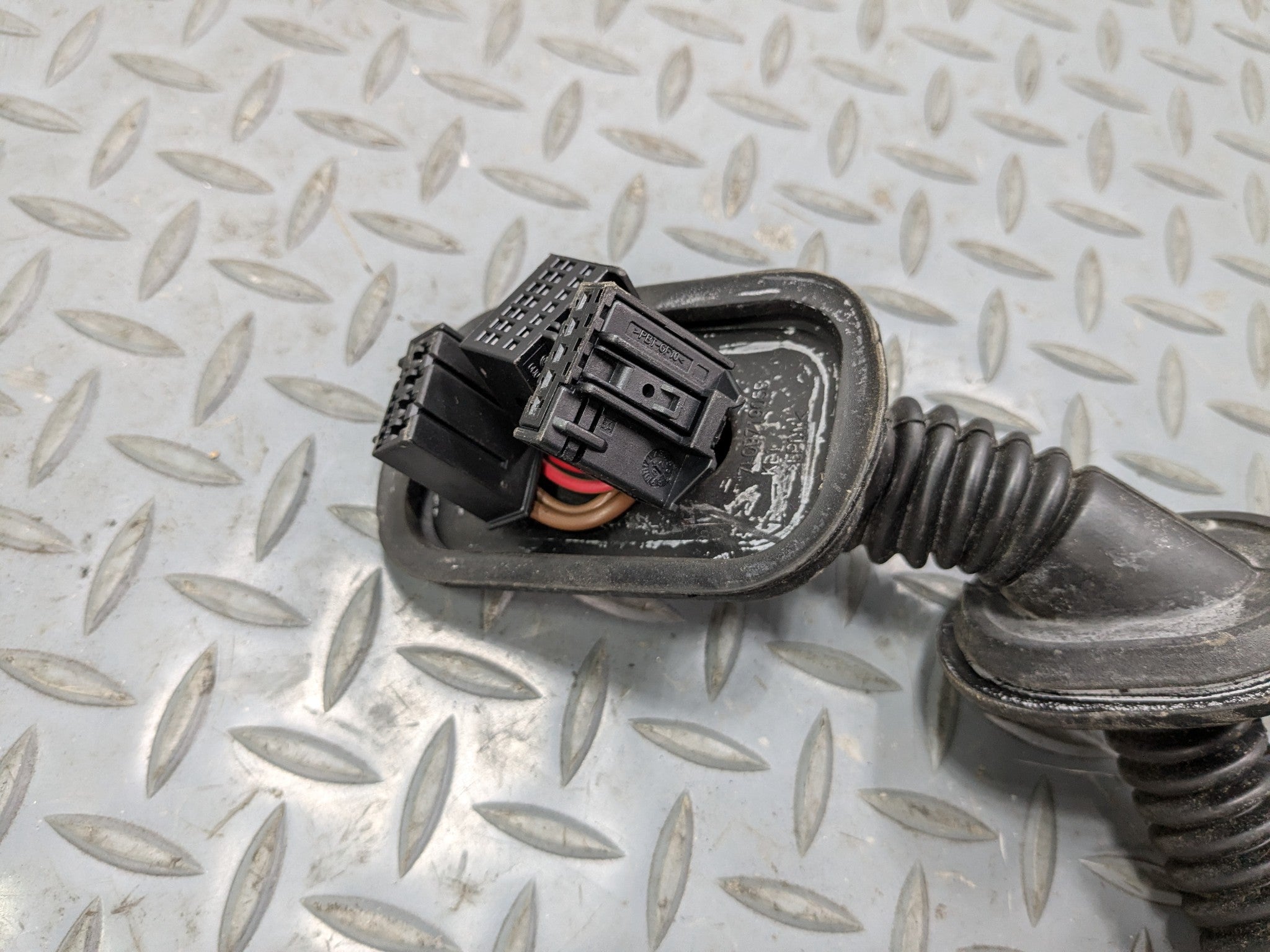 2008 - 2010 OEM PORSCHE CAYENNE REAR LEFT DRIVER SIDE DOOR WIRING HARNESS