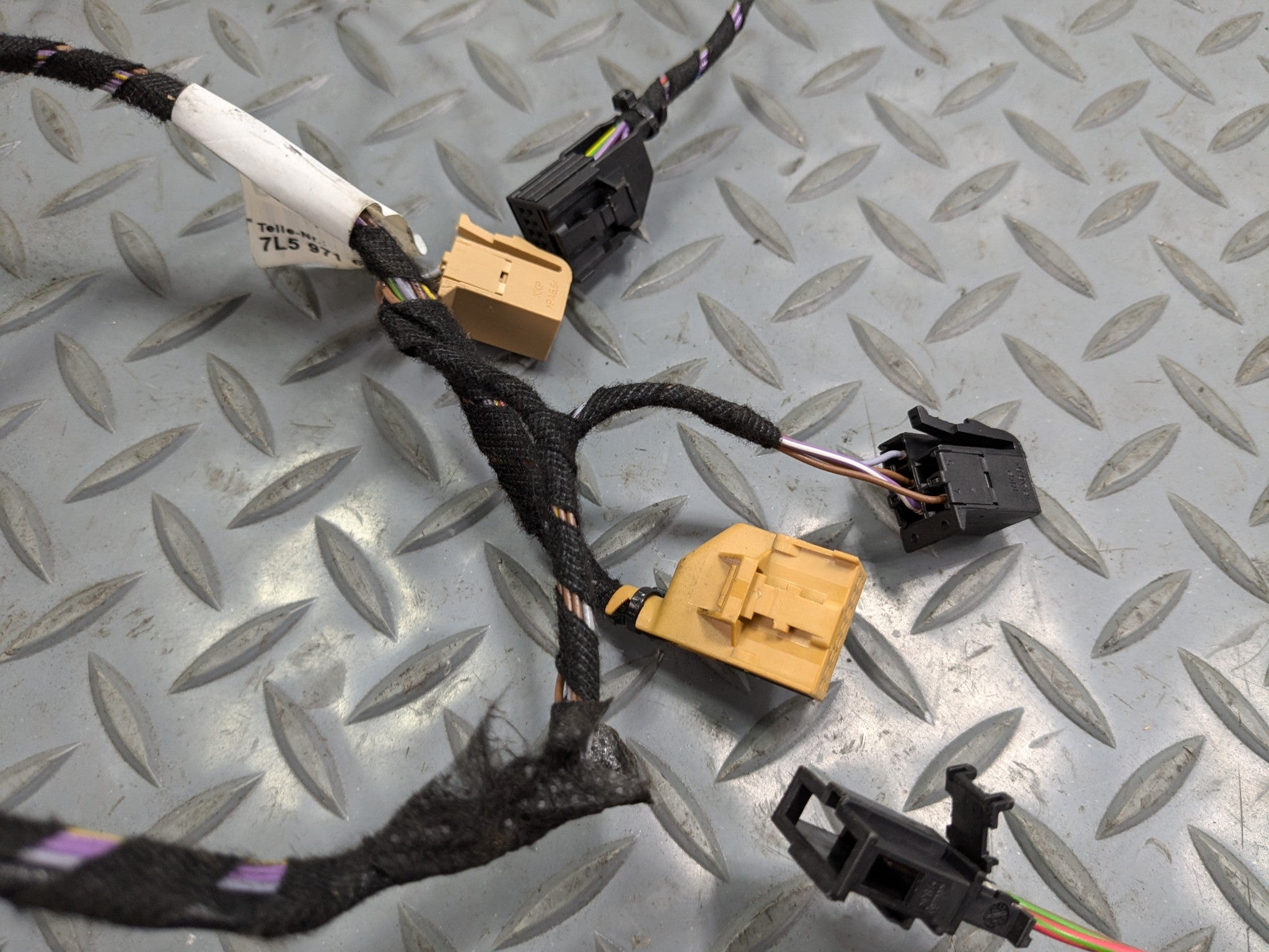 2008 - 2010 OEM PORSCHE CAYENNE REAR LEFT DRIVER SIDE DOOR WIRING HARNESS