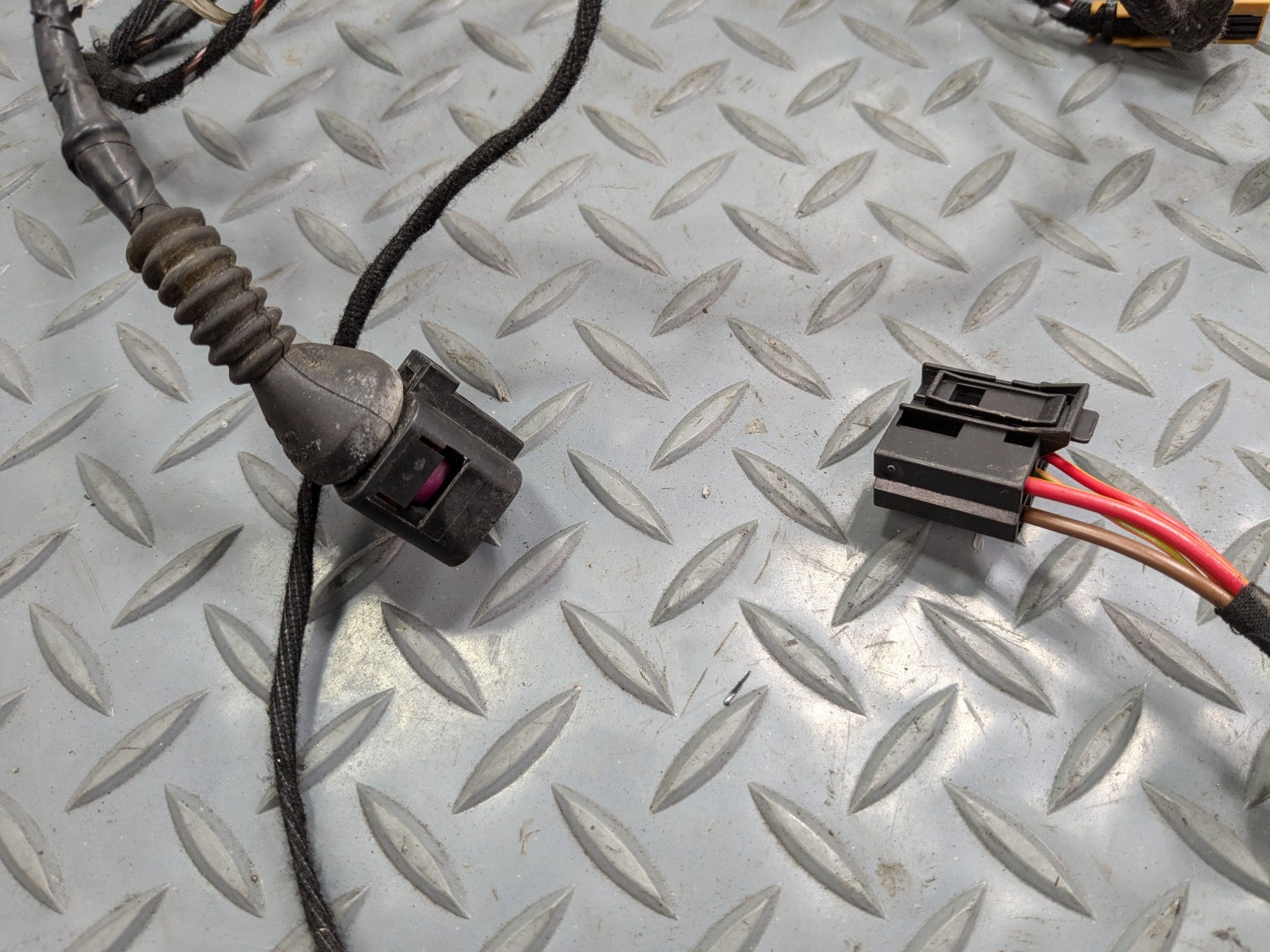 2008 - 2010 OEM PORSCHE CAYENNE REAR LEFT DRIVER SIDE DOOR WIRING HARNESS