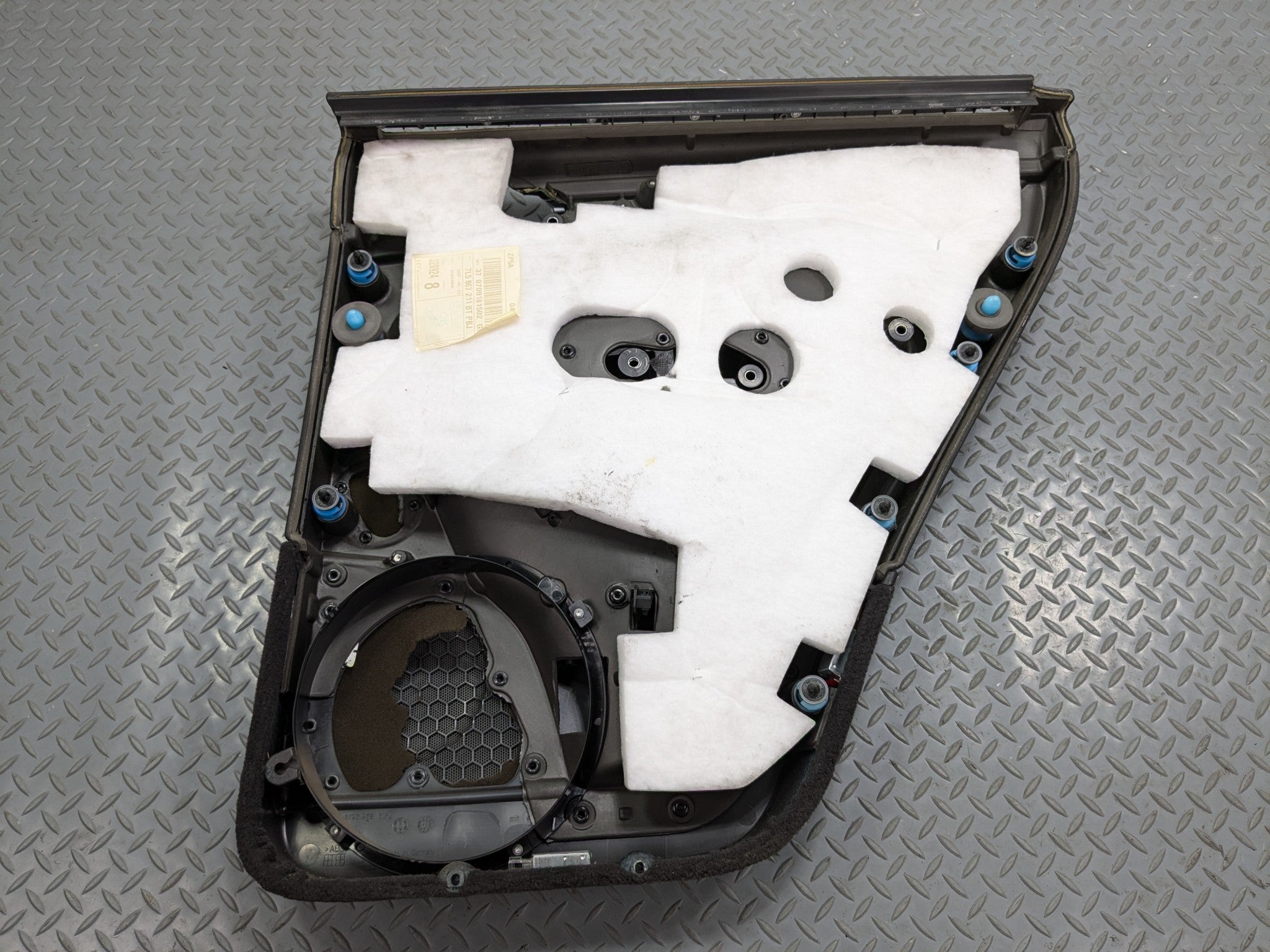 2008 - 2010 OEM PORSCHE CAYENNE REAR LEFT INTERIOR DOOR PANEL TRIM COVER BLACK
