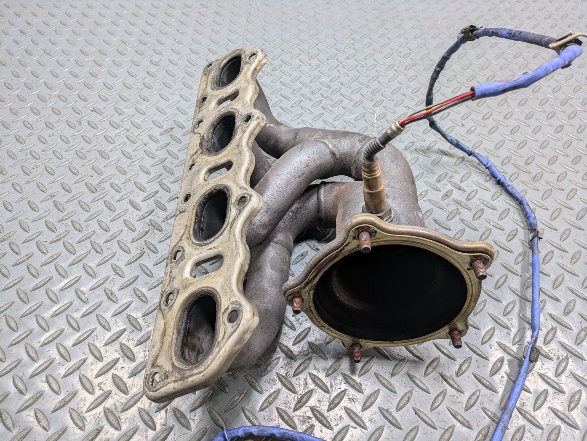 08 - 10 OEM PORSCHE CAYENNE 4.8L WITHOUT TURBO LEFT SIDE EXHAUST MANIFOLD HEADER