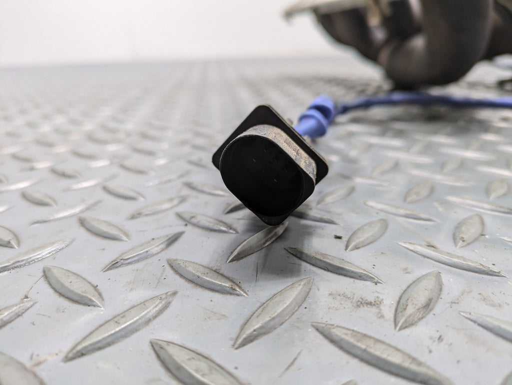 08 - 10 OEM PORSCHE CAYENNE 4.8L WITHOUT TURBO LEFT SIDE EXHAUST MANIFOLD HEADER