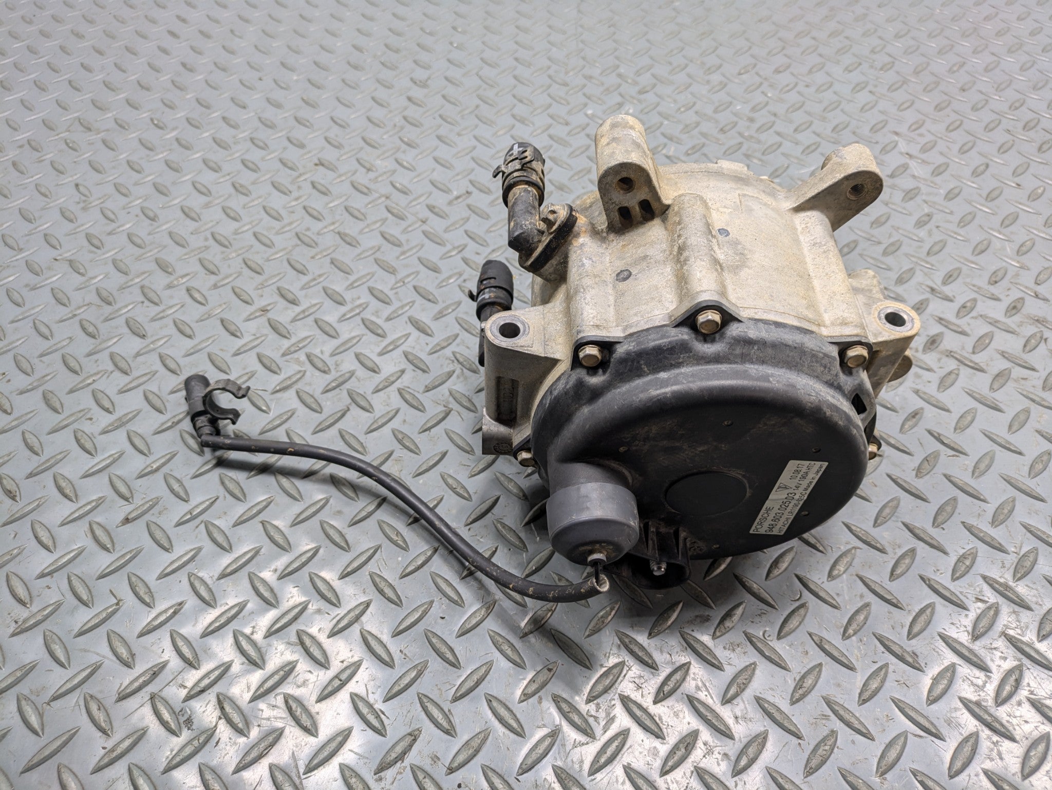 2008 - 2010 OEM PORSCHE CAYENNE POWER GENERATOR ENGINE MOTOR ALTERNATOR ASSEMBLY