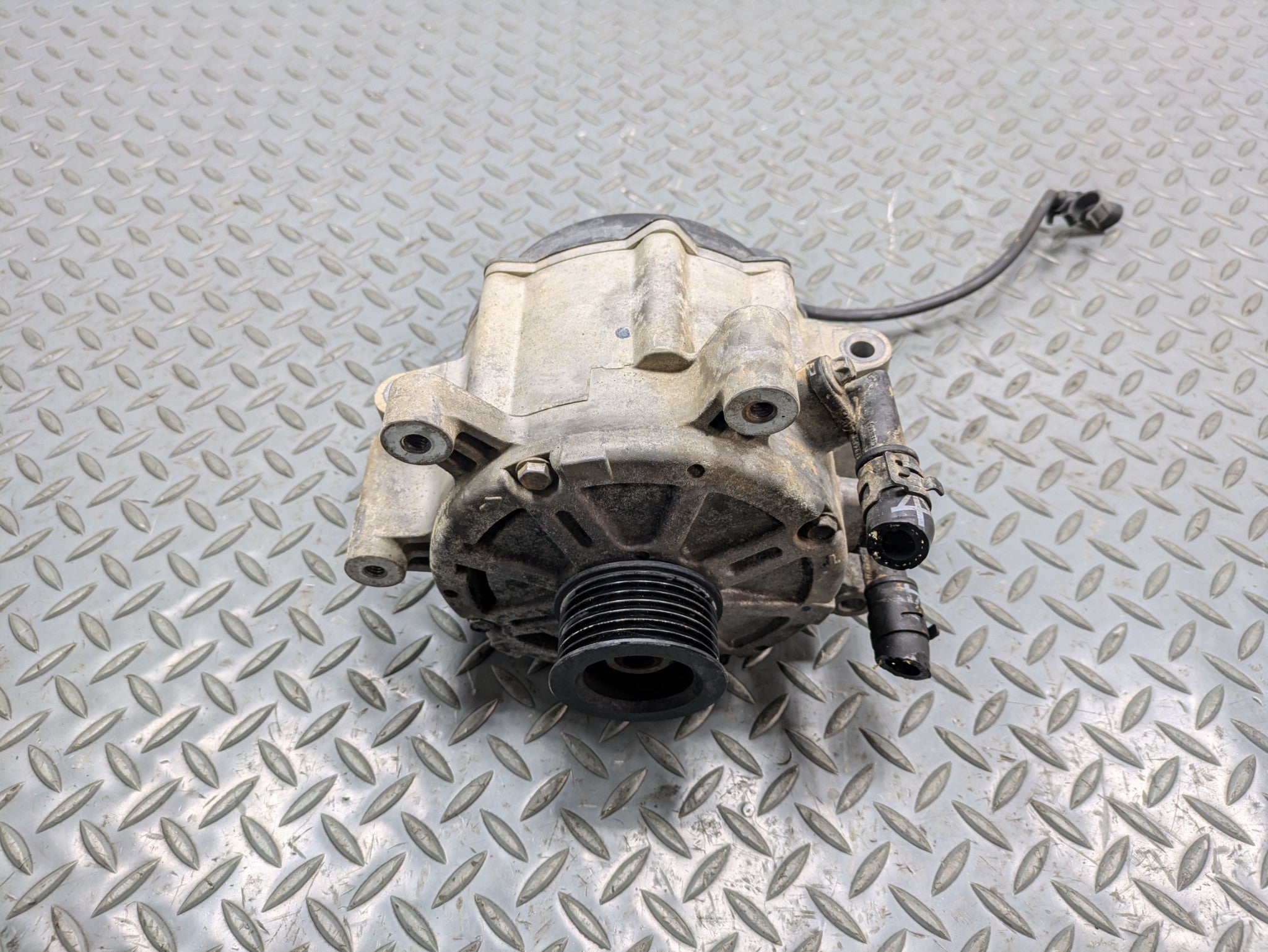 2008 - 2010 OEM PORSCHE CAYENNE POWER GENERATOR ENGINE MOTOR ALTERNATOR ASSEMBLY