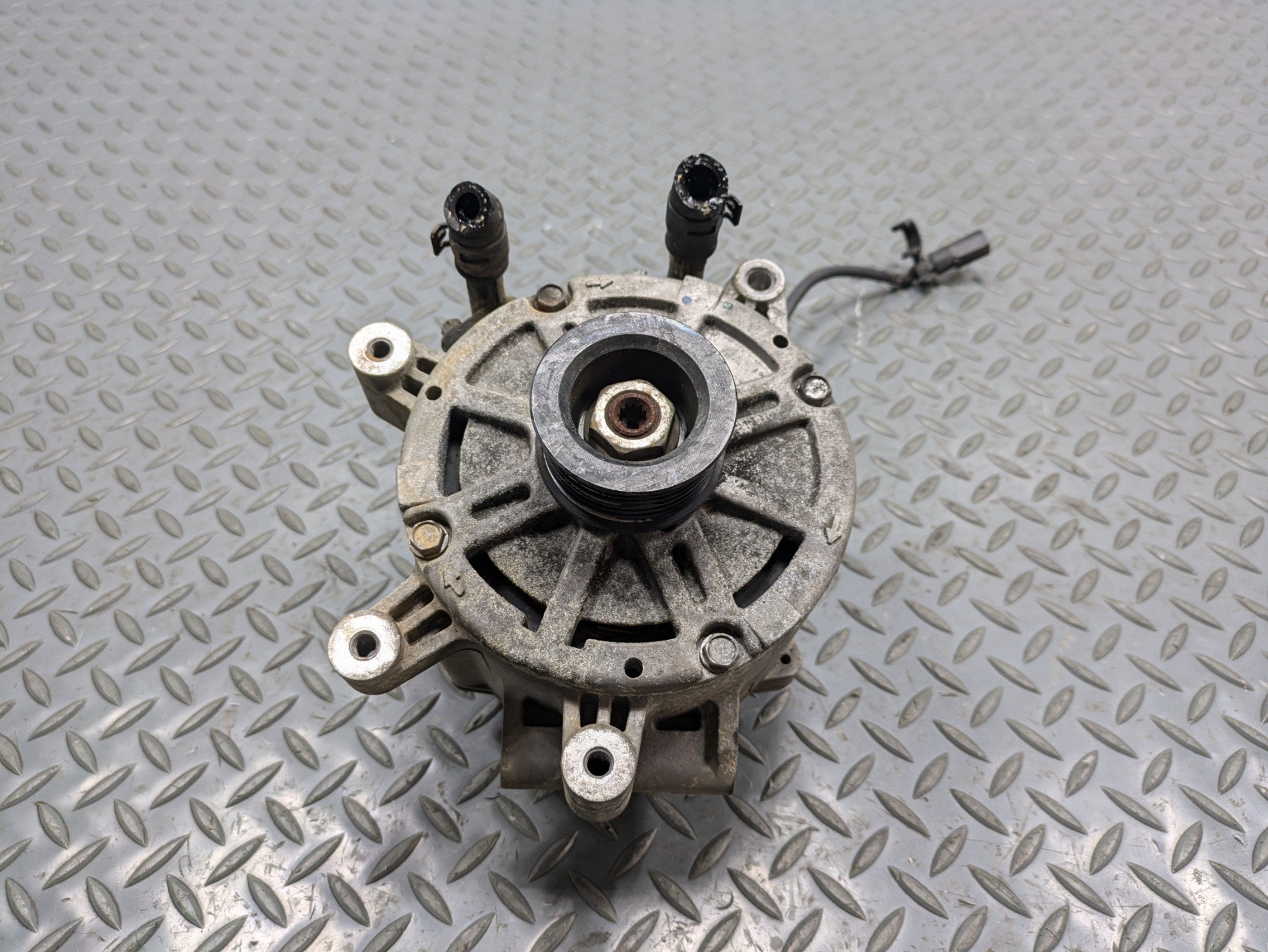 2008 - 2010 OEM PORSCHE CAYENNE POWER GENERATOR ENGINE MOTOR ALTERNATOR ASSEMBLY